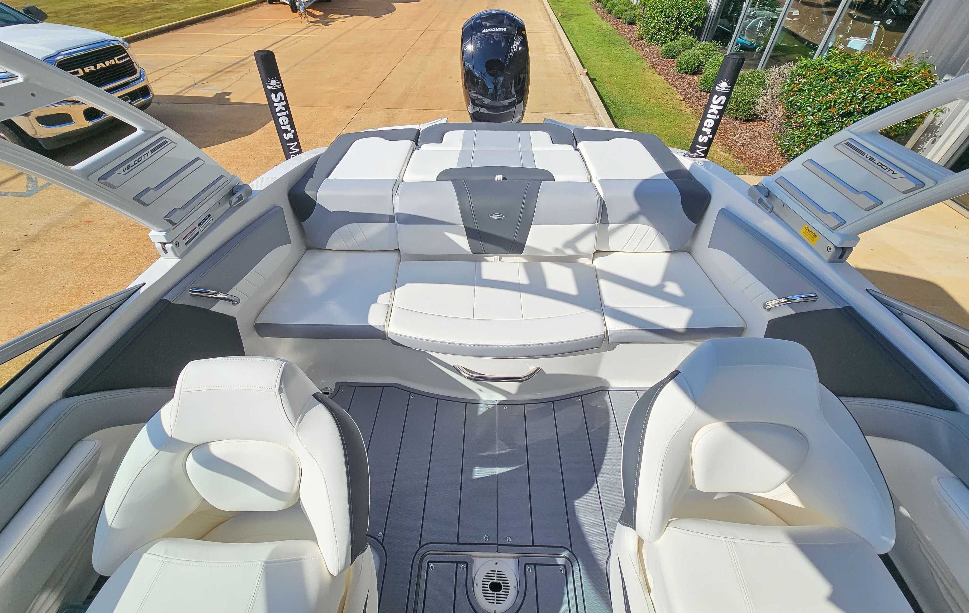 2025 Chaparral 21 SSi OB - 10
