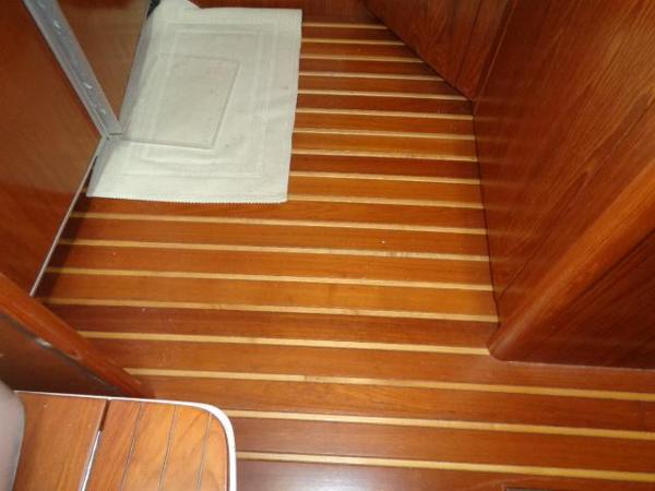 2004 Tiara Yachts 4400 Sovran - 32