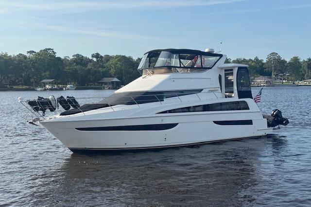 2006 Carver 43 Motor Yacht