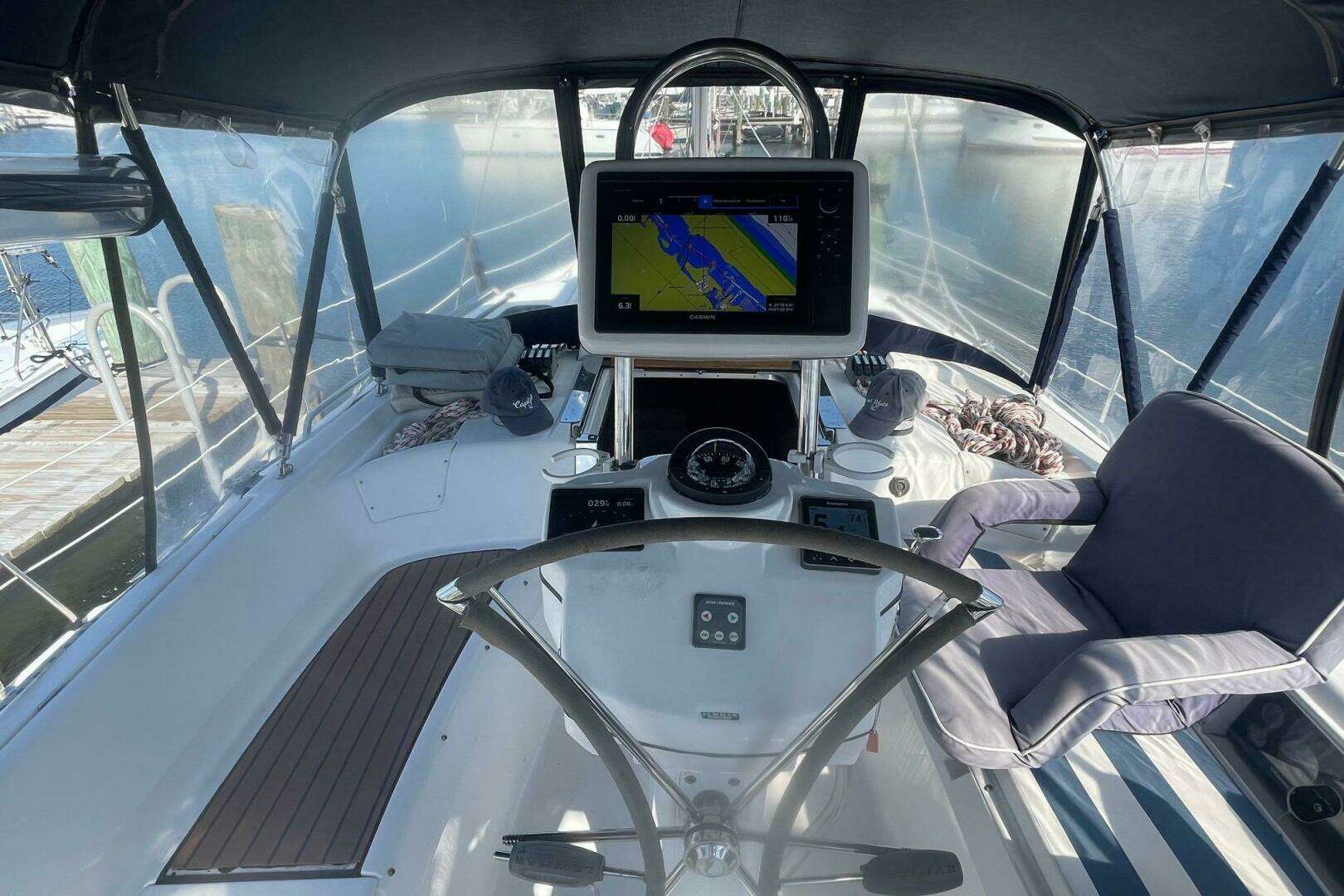 2010 Hunter 45 Center Cockpit - Image 15