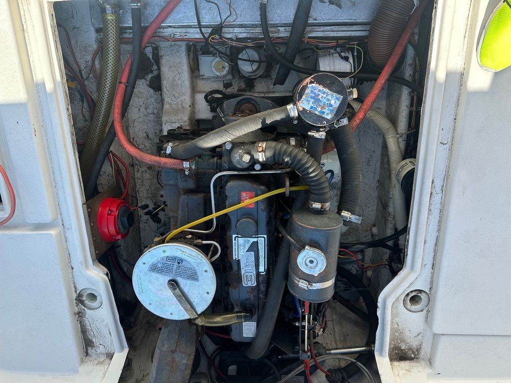1987 Bayliner 21 Trophy - 16