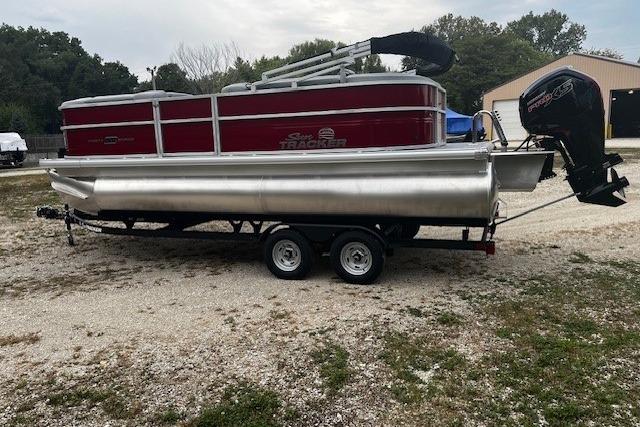 2026 Sun Tracker Party Barge 20 DLX