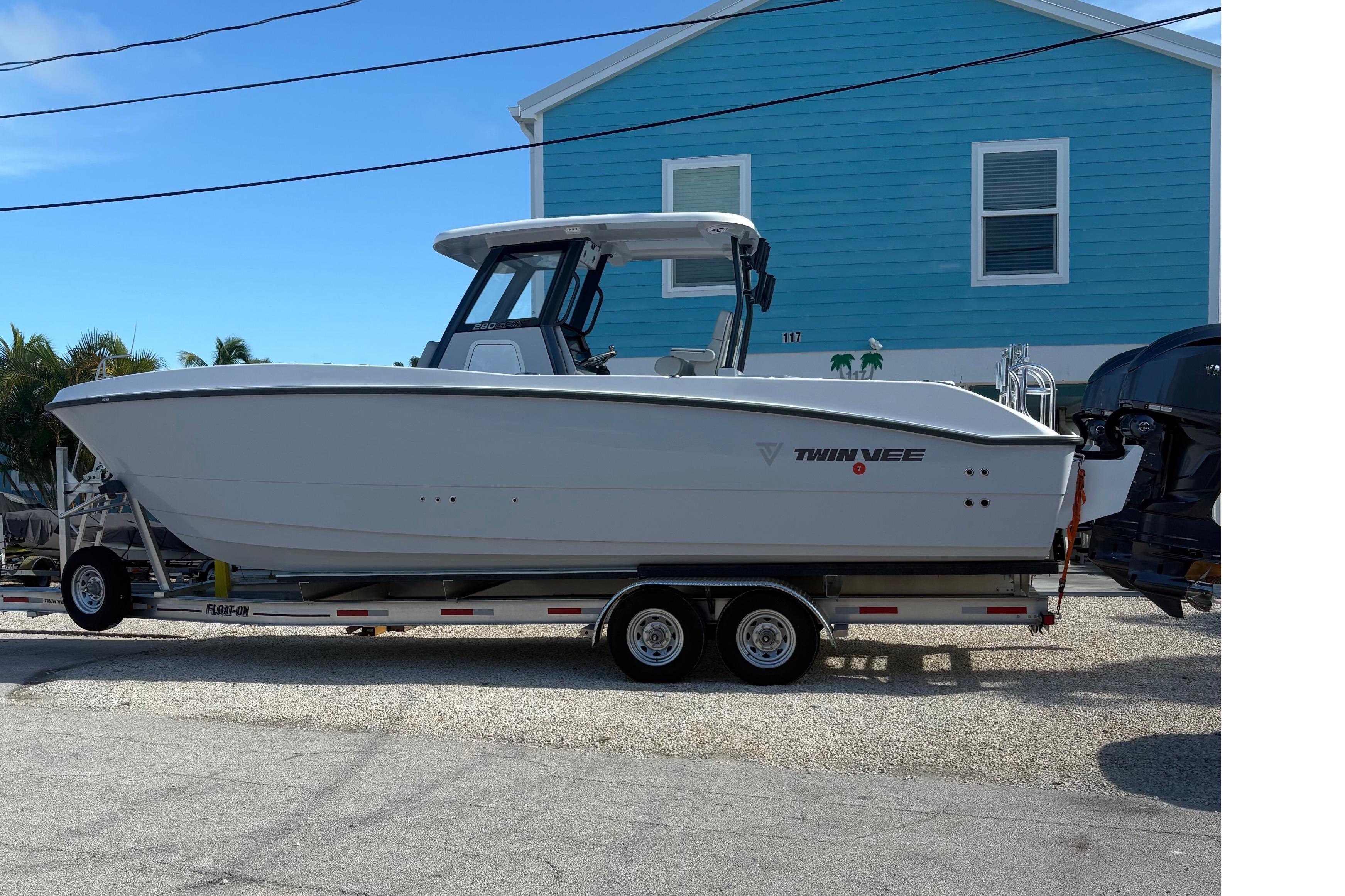 2026 Twin Vee 280 GFX2 CC