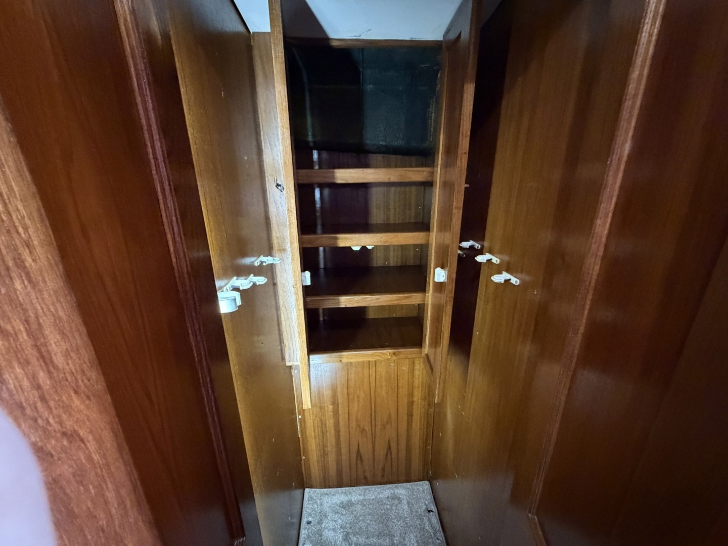 1987 Viking 48 Convertible Sportfish - Image 11
