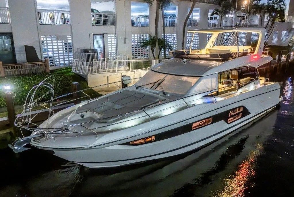 2020 Prestige 590 - 2