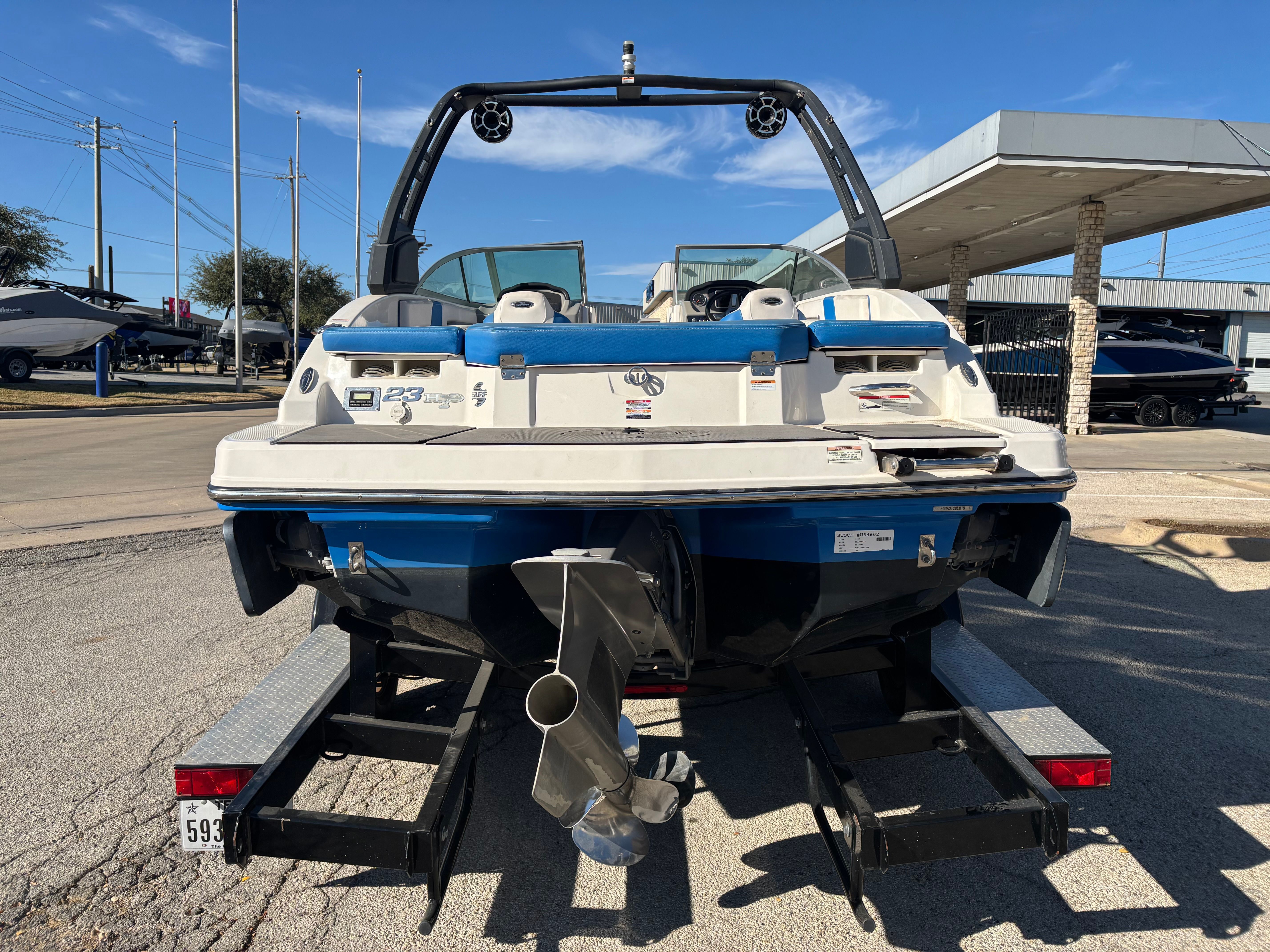 2019 CHAPARRAL 23 SURF - Image 4