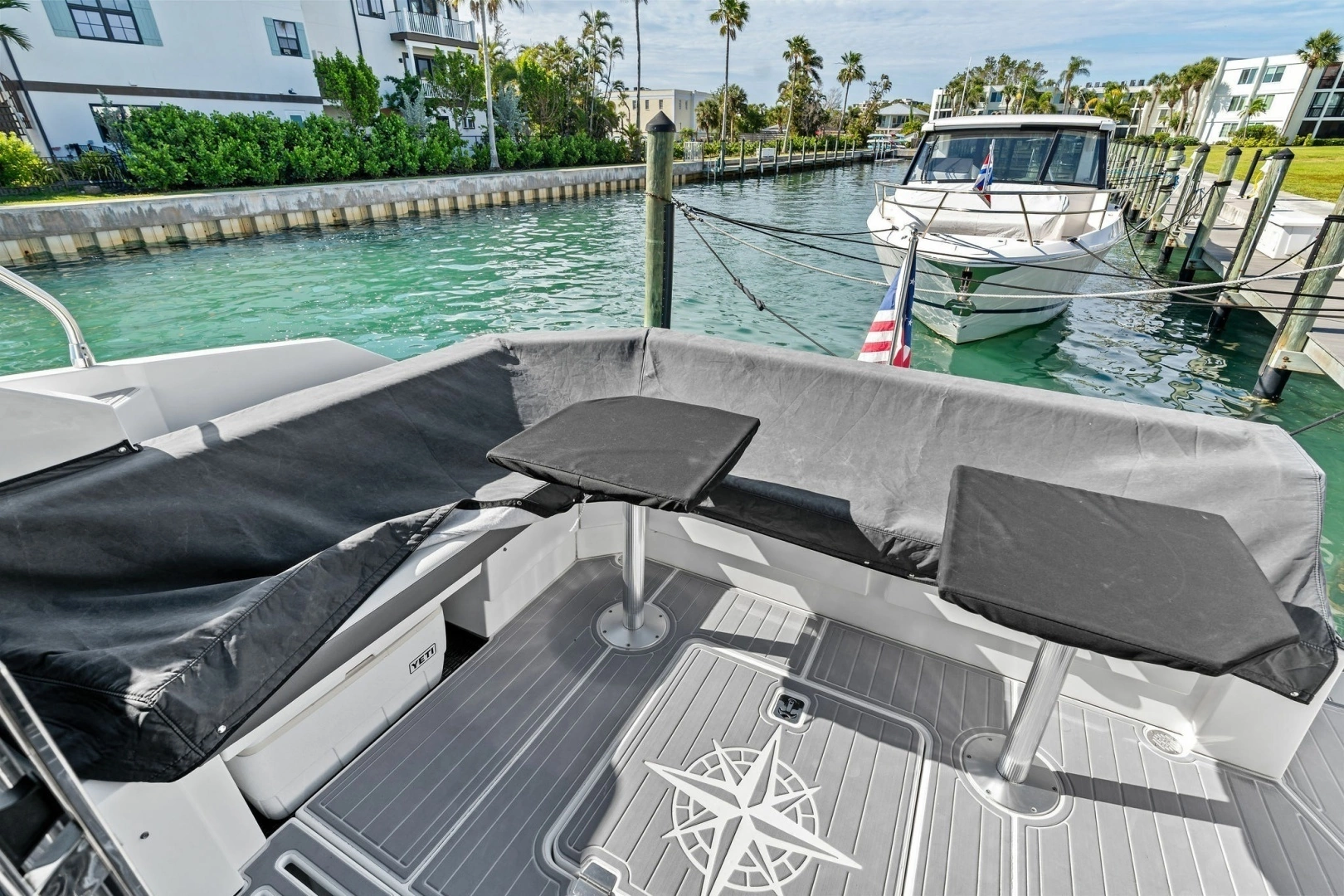 2019 Cruisers Yachts 42 Cantius - Image 8