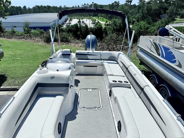 2023 Hurricane SunDeck Sport 201 OB - 3