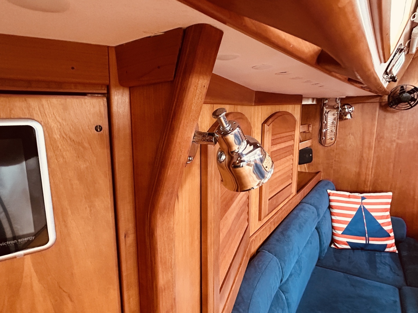 2004 Sabre 426 - Image 42