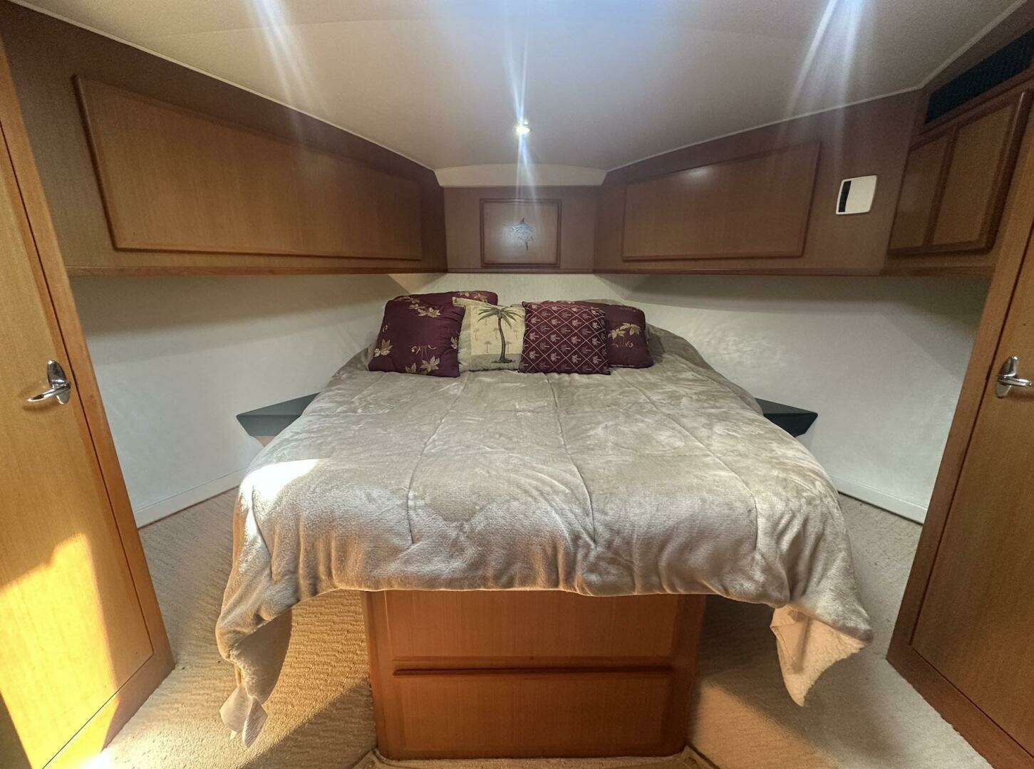 2006 Henriques 42 Convertible - Image 19