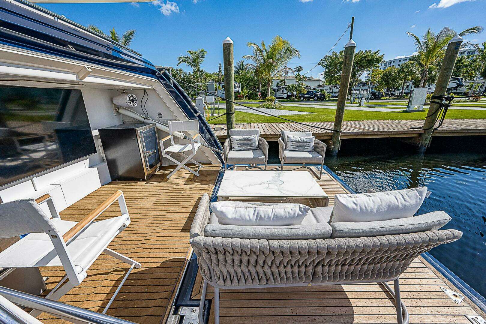2006 Ferretti Yachts 830 - Image 42