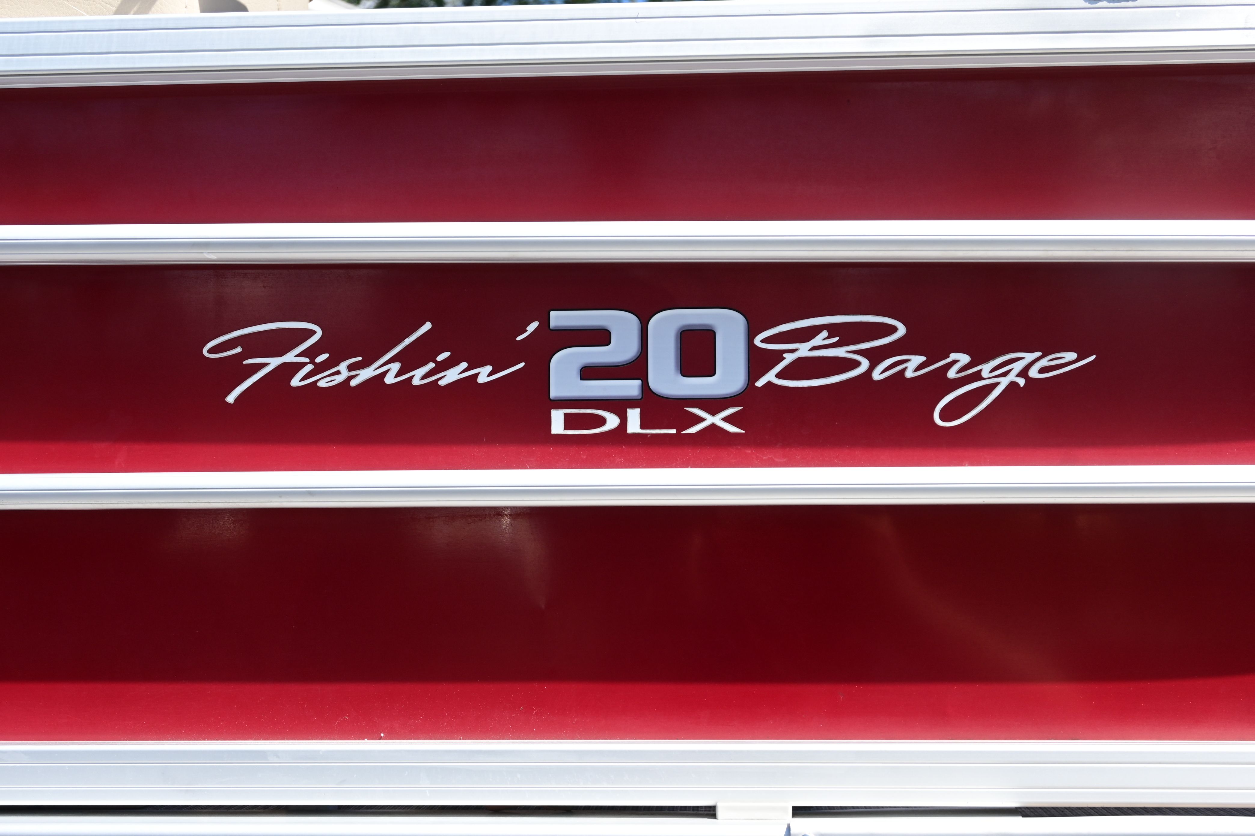 Red Sun Tracker Fishin' Barge 20 DLX boat, model 2019.