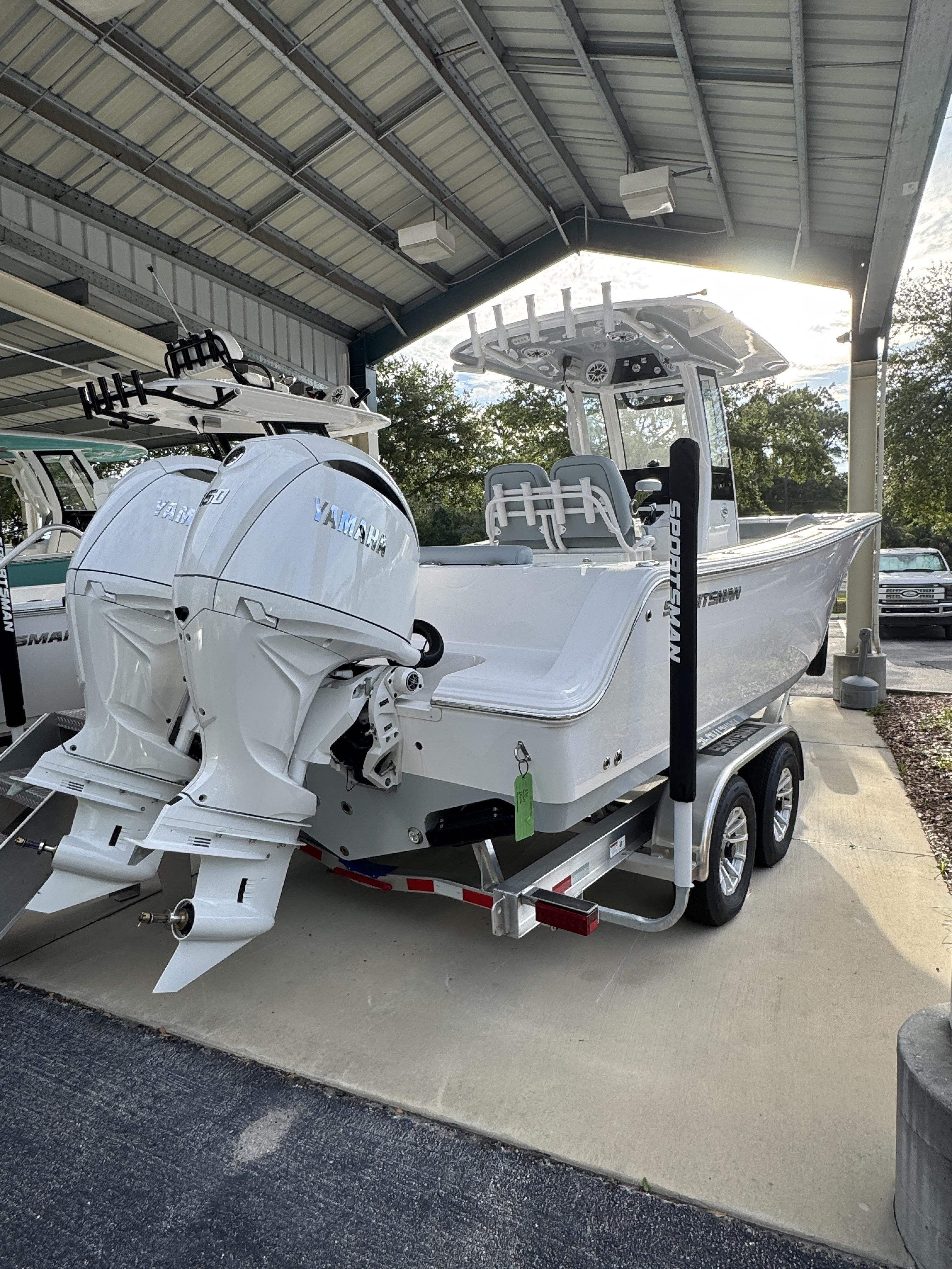 2026 Sportsman Open 252 Center Console - 16