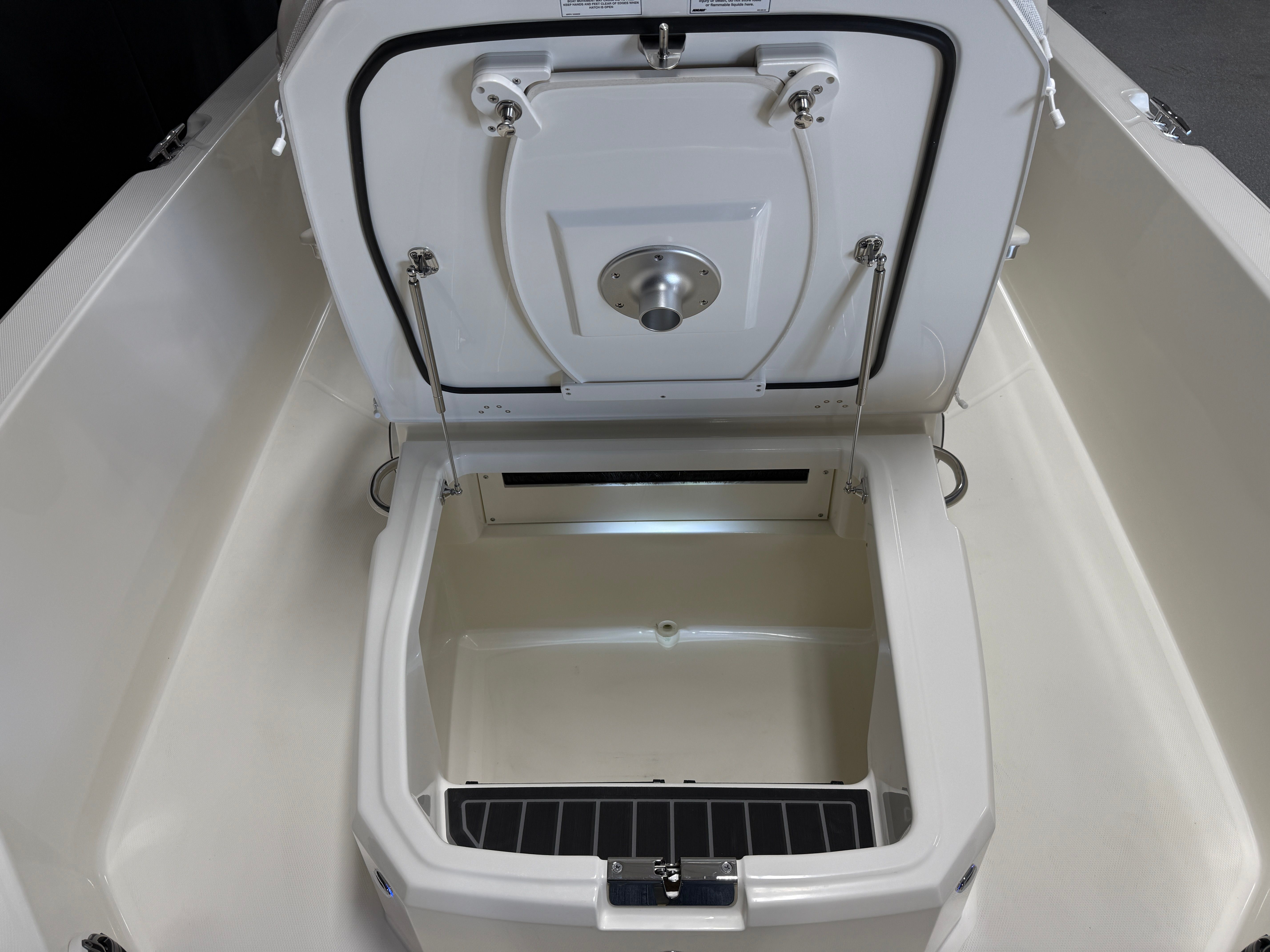 2026 Boston Whaler 250 Dauntless - 87