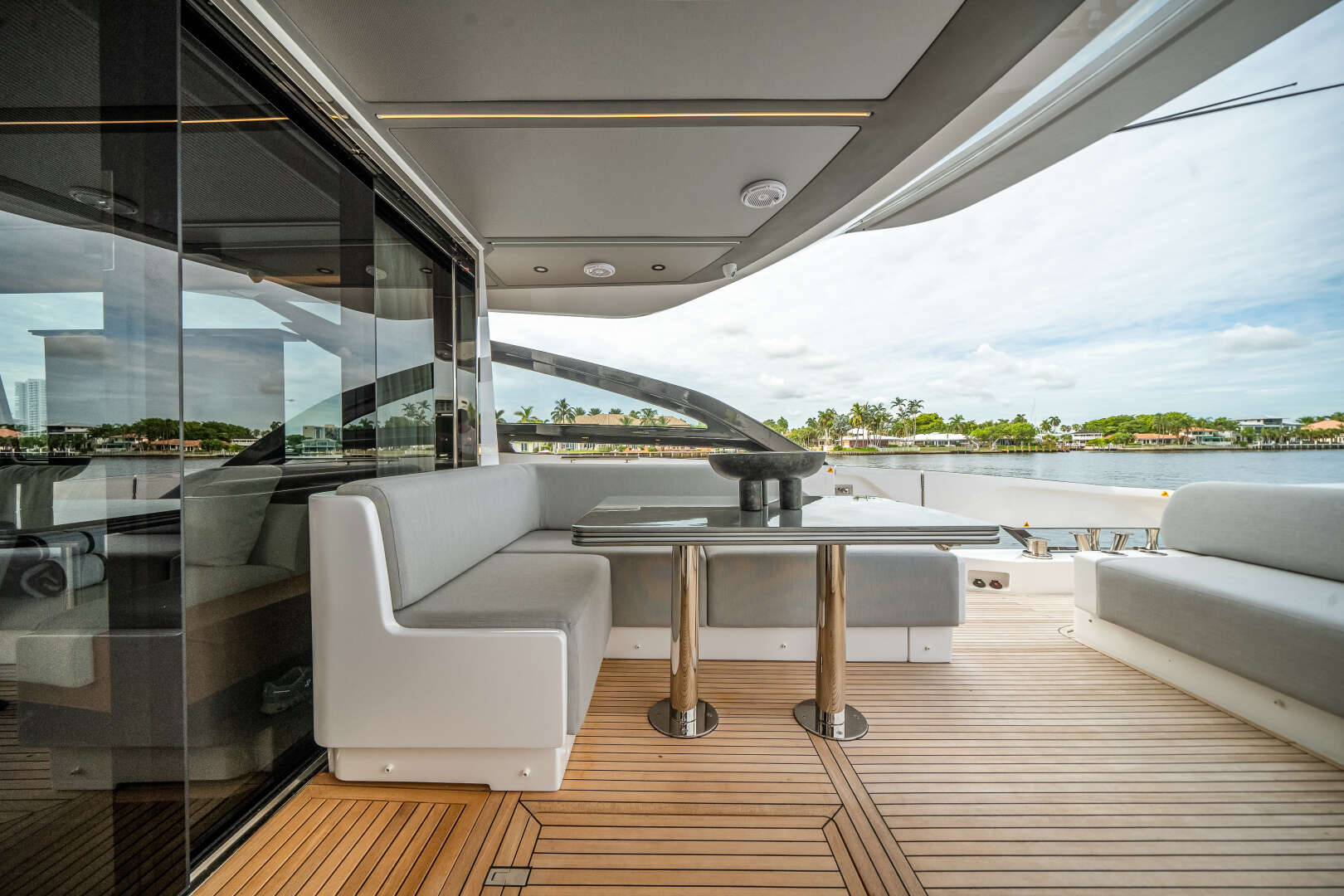 2026 Azimut S8 - Image 23