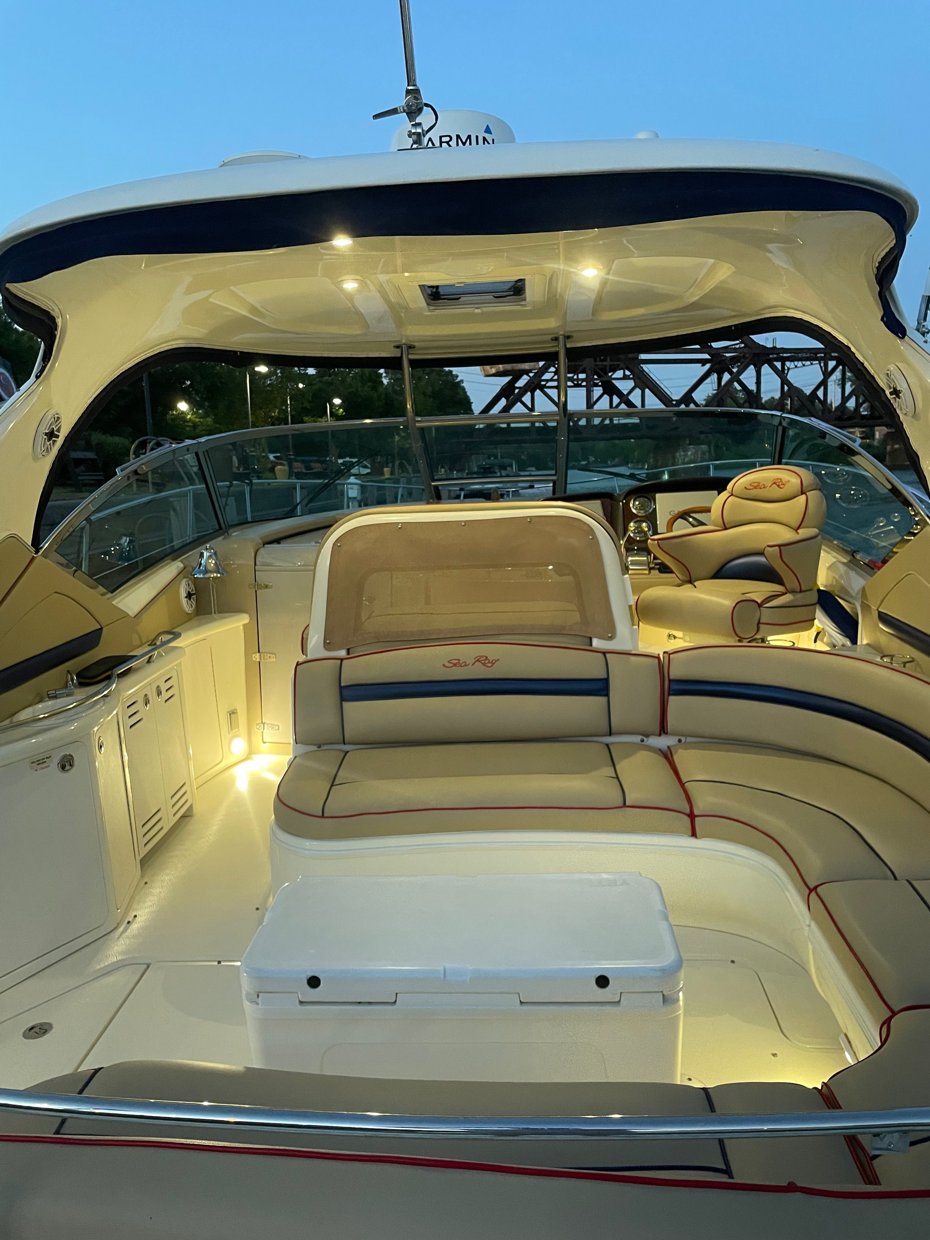 2003 Sea Ray 420 Sundancer - 38