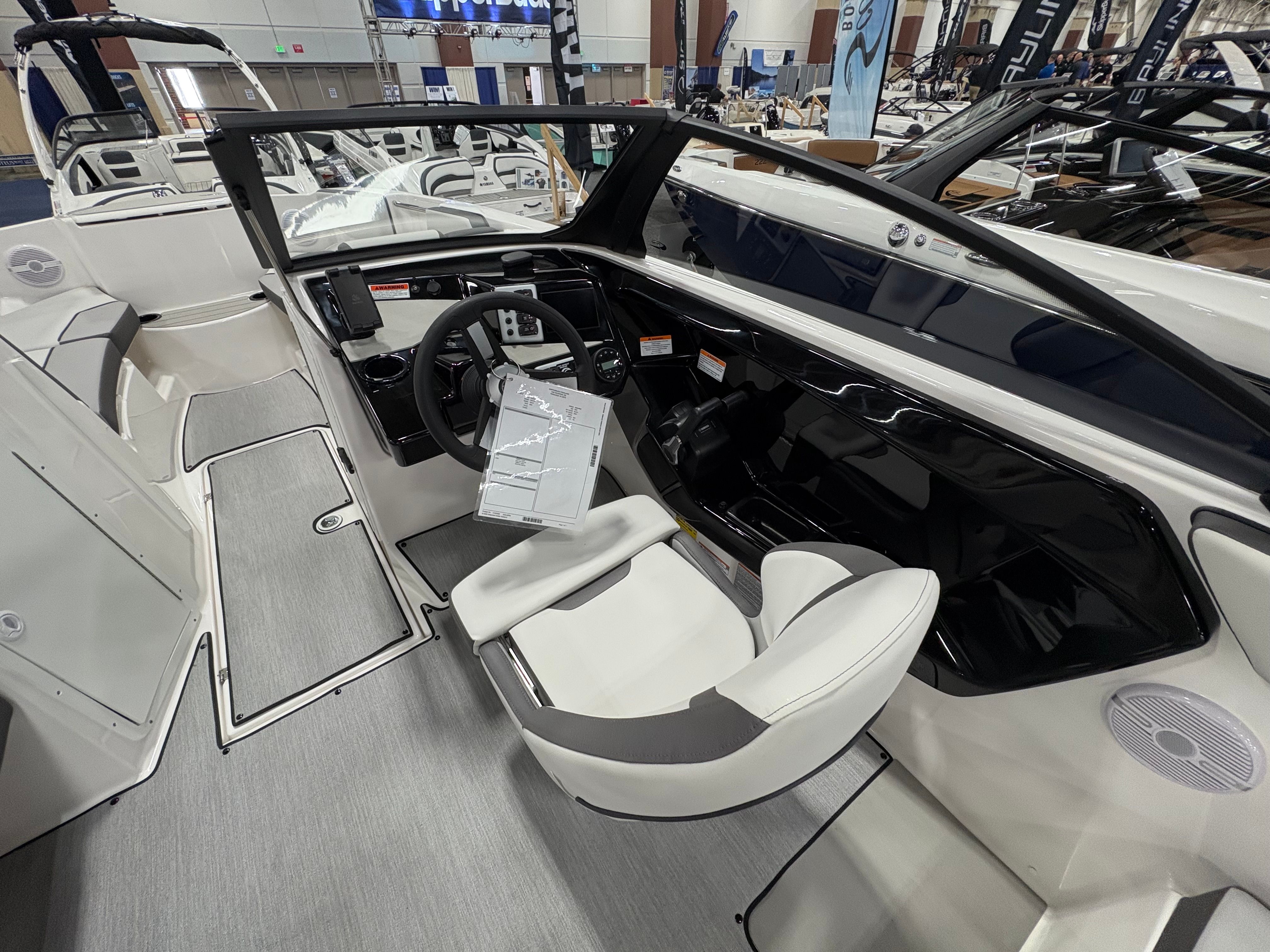 2026 Yamaha Boats AR220 - 9