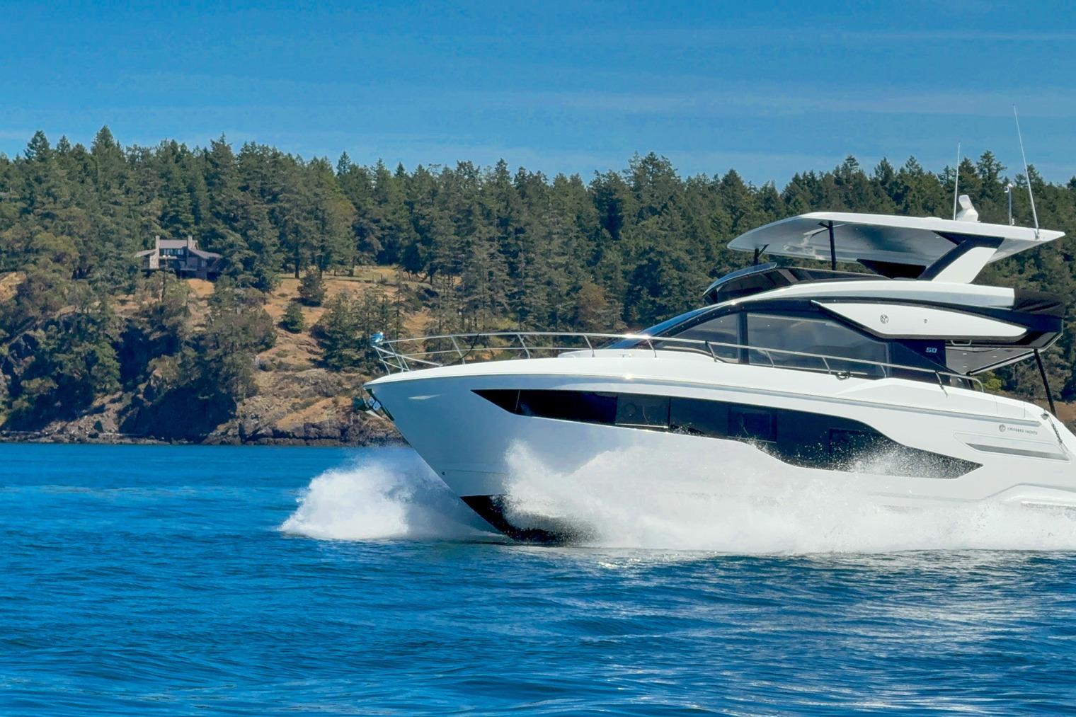 2027 Cruisers Yachts 50 Fly