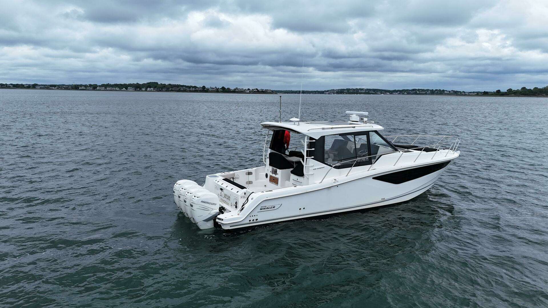 2021 Boston Whaler 405 Conquest - Image 6