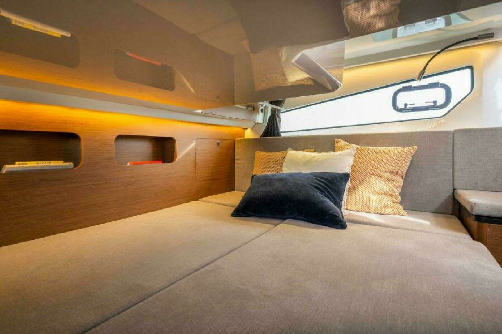 2026 Beneteau Antares 11 - Image 13