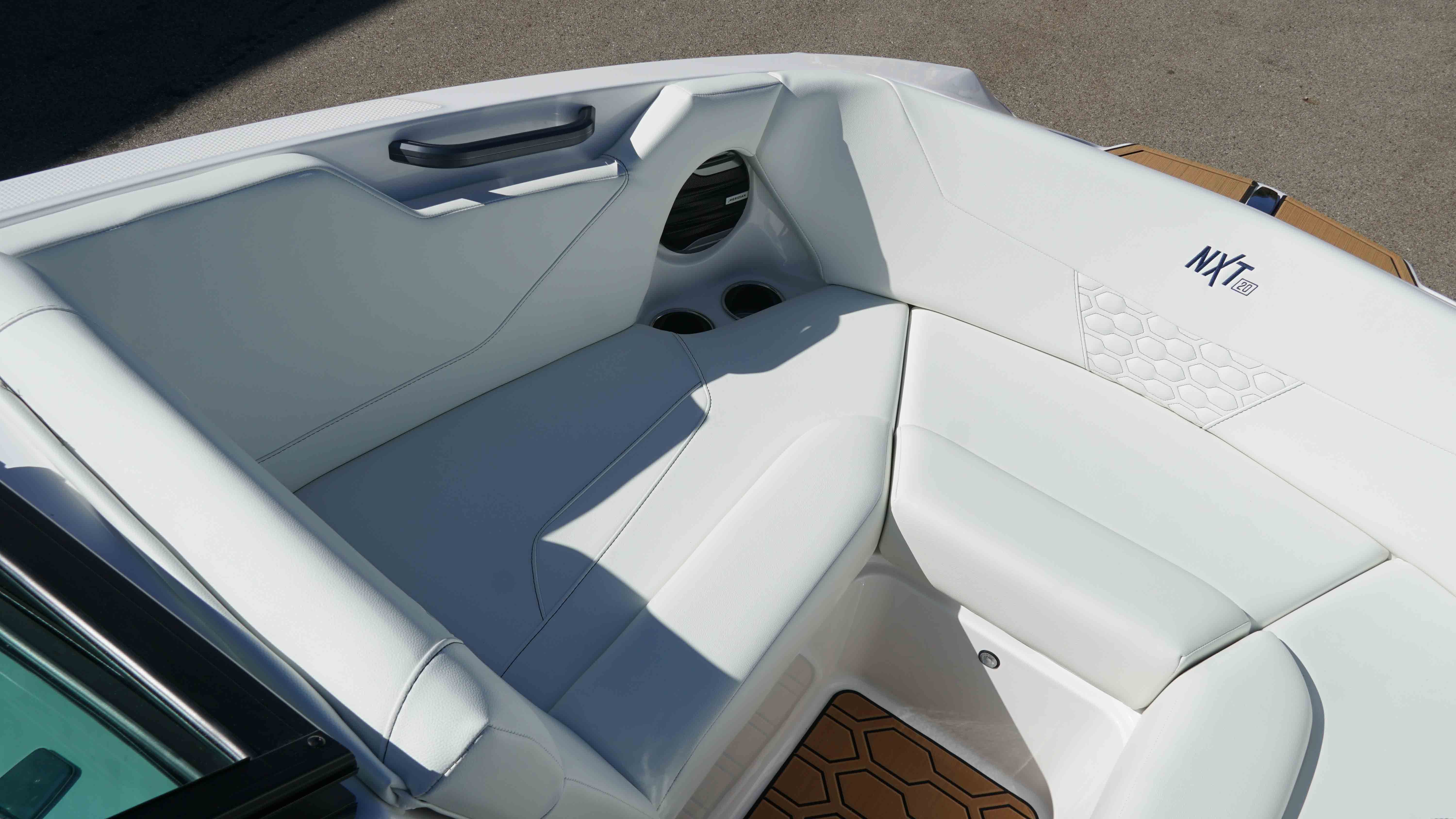 2026 MasterCraft NXT20 - 21