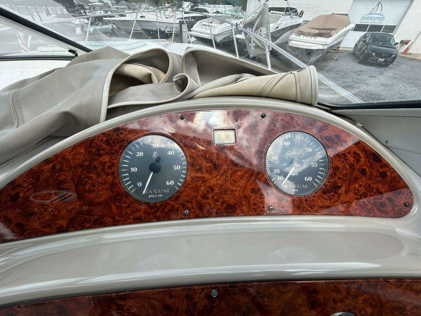 1998 Maxum 2800 SCR - Image 17