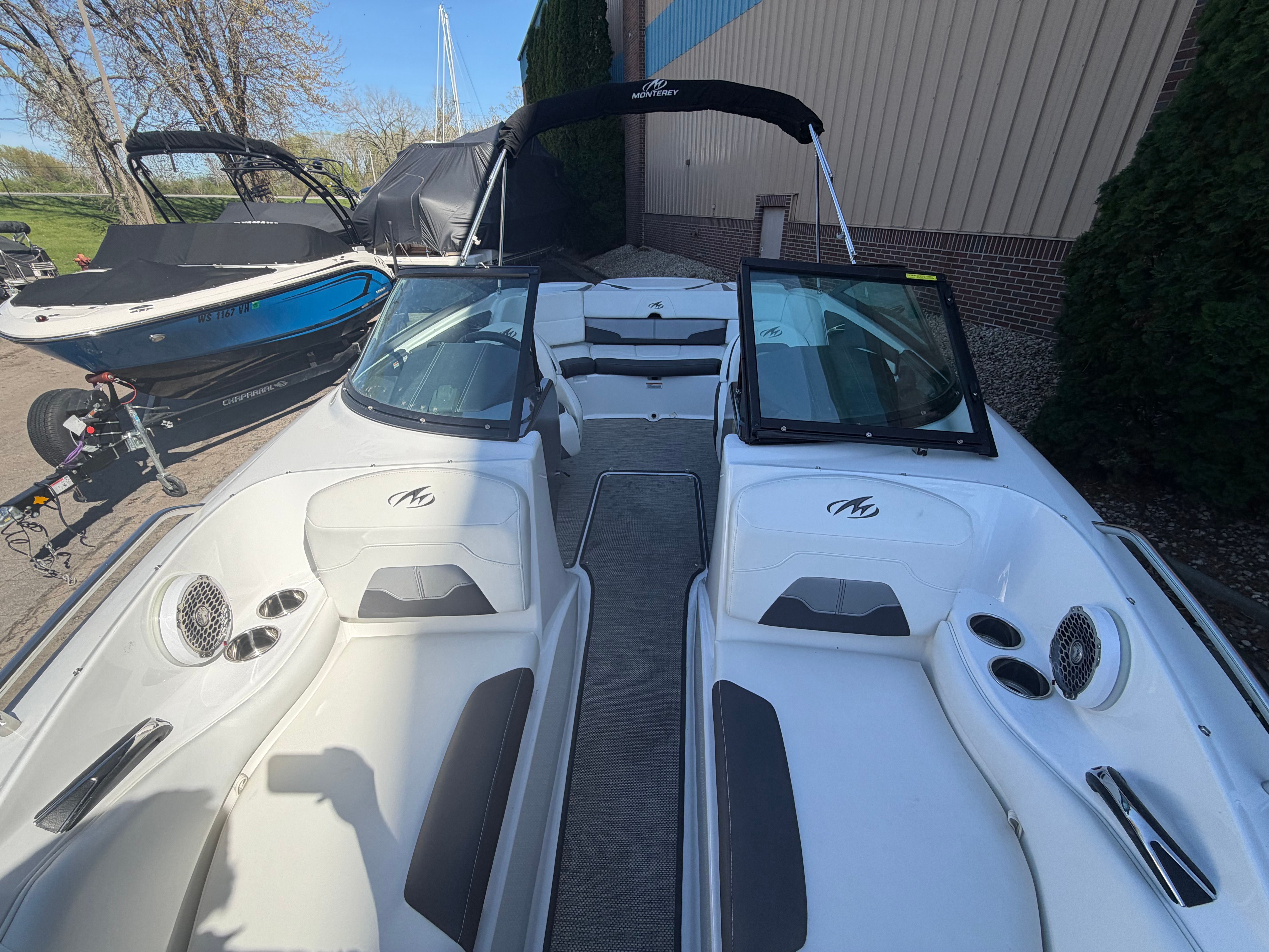 2019 Monterey 224FS - 35