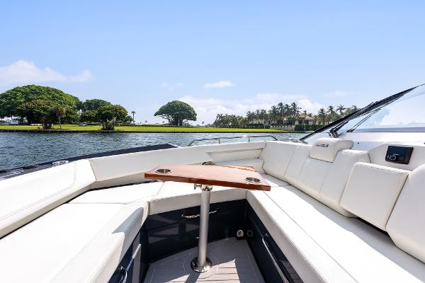 2023 Cruisers Yachts 42 GLS OB - 12