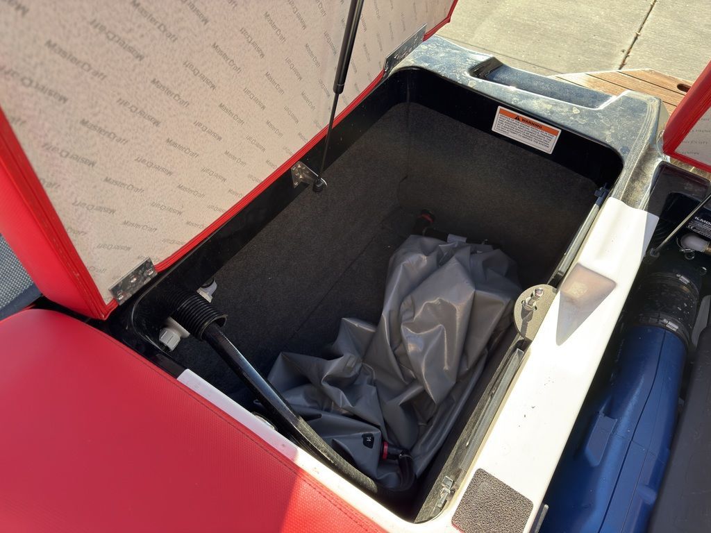 2019 MasterCraft XT22 - 62
