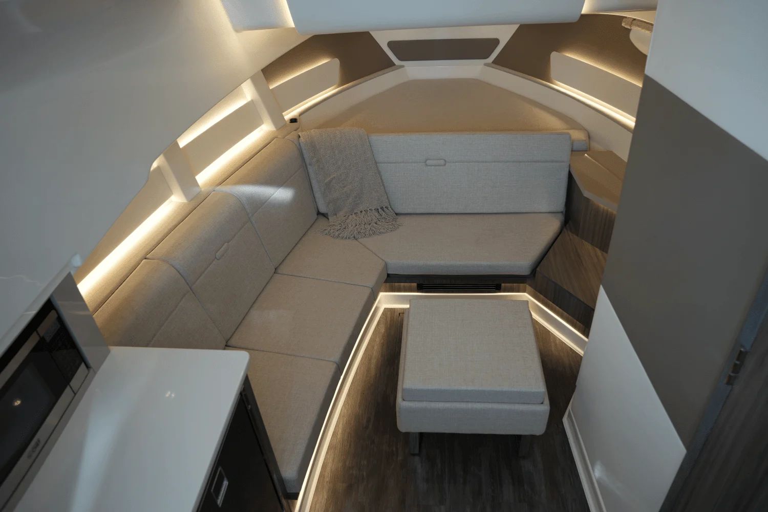 2025 Sea Ray Sundancer 370 - 34