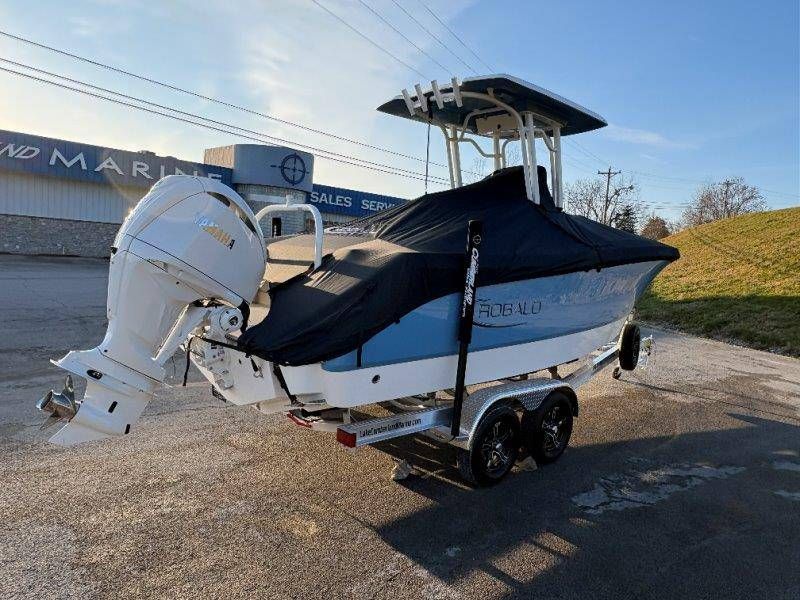2026 Robalo R230 Center Console - 39