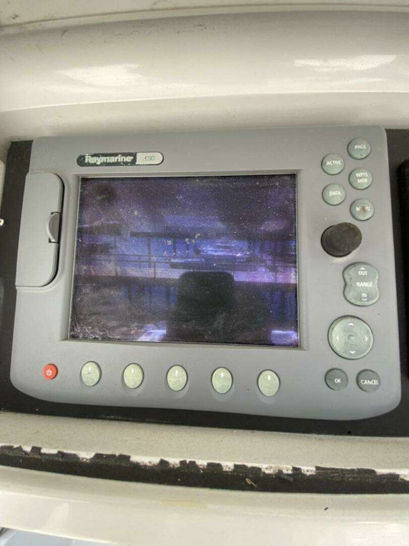 1997 Intrepid 339wa - Image 35