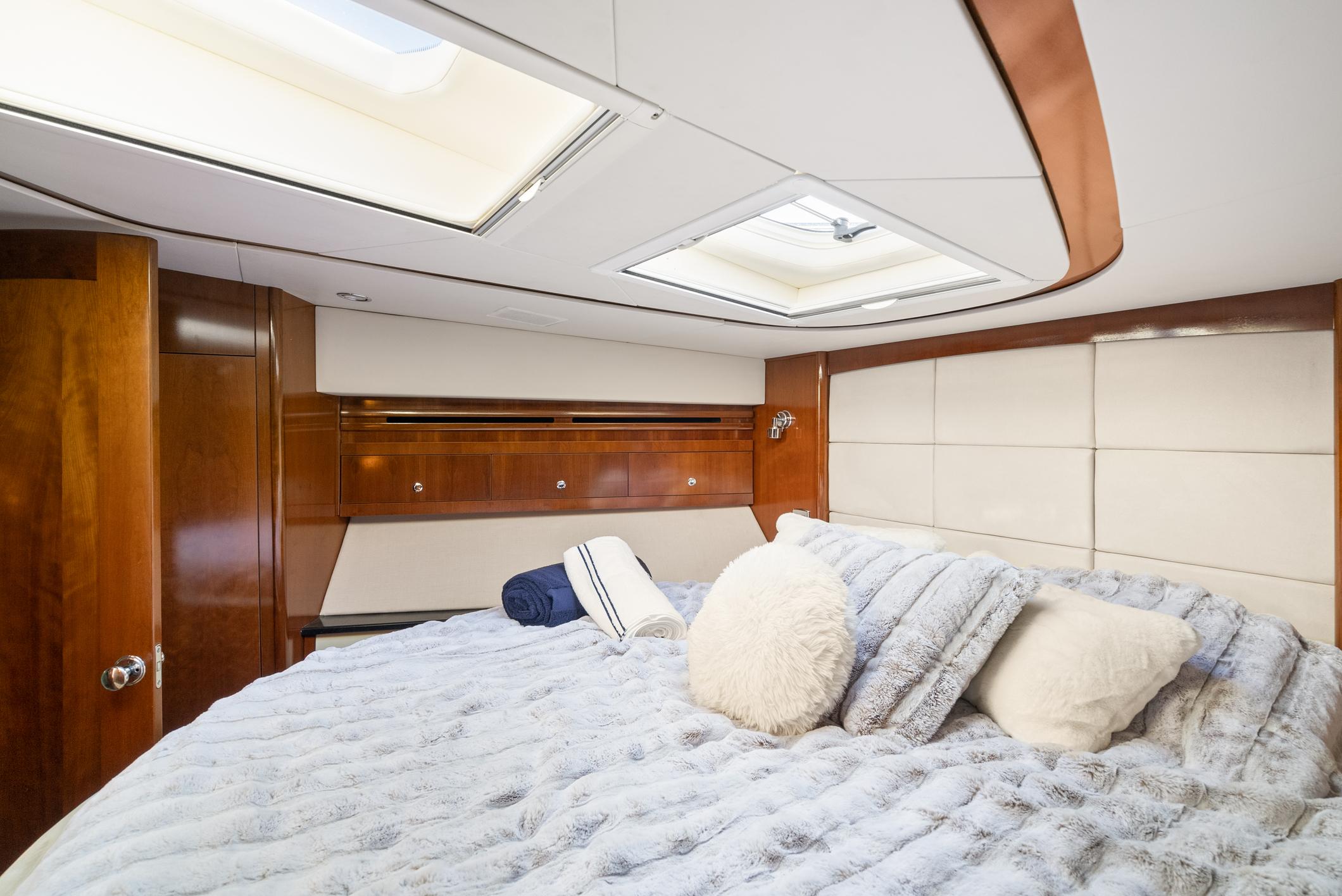 2012 Meridian 541 Sedan - 55