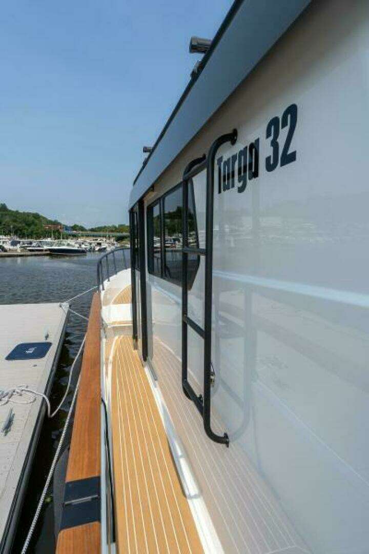 2027 Targa 32 - Image 11