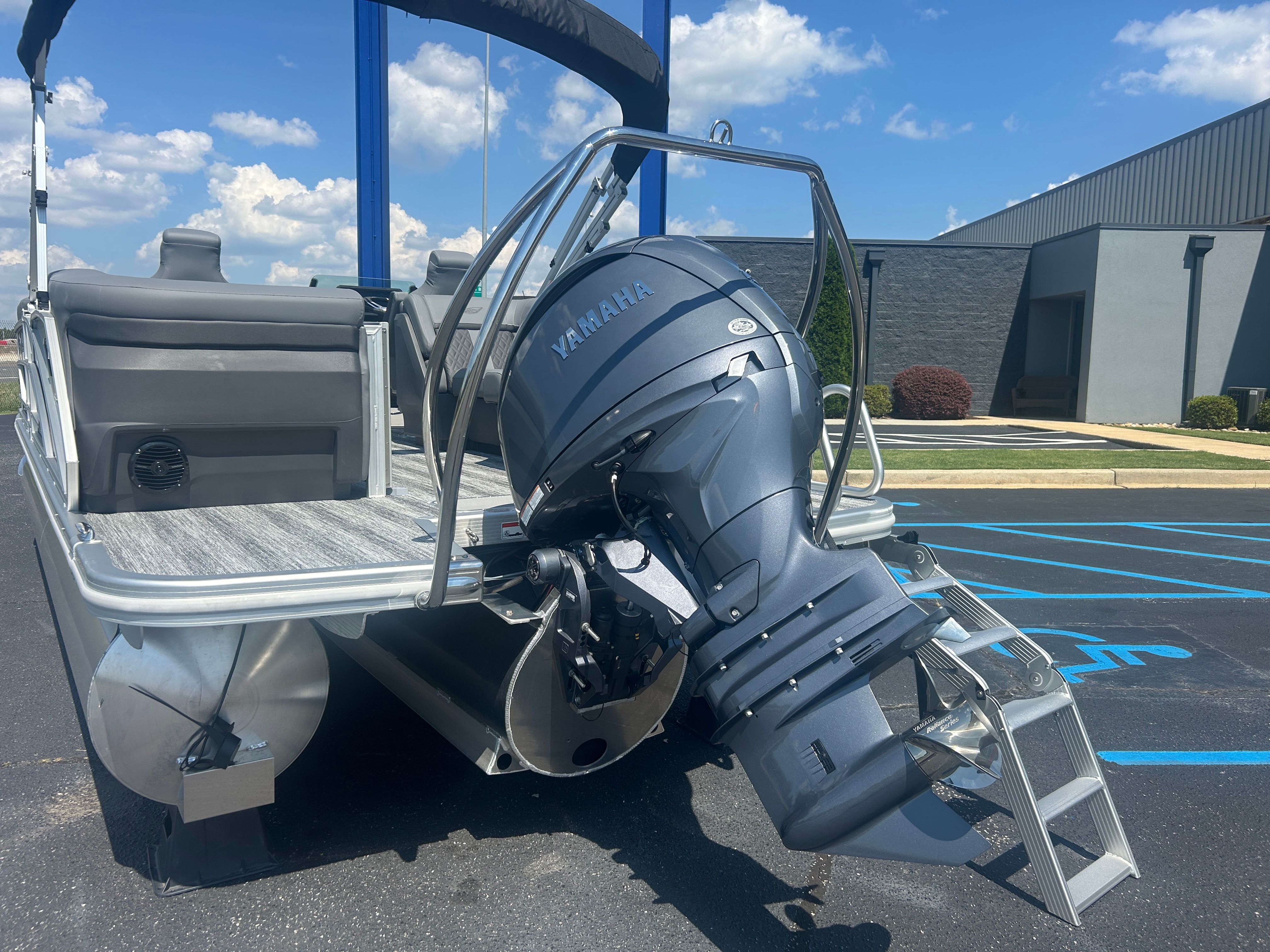 2026 Bennington 22 MFB - 30