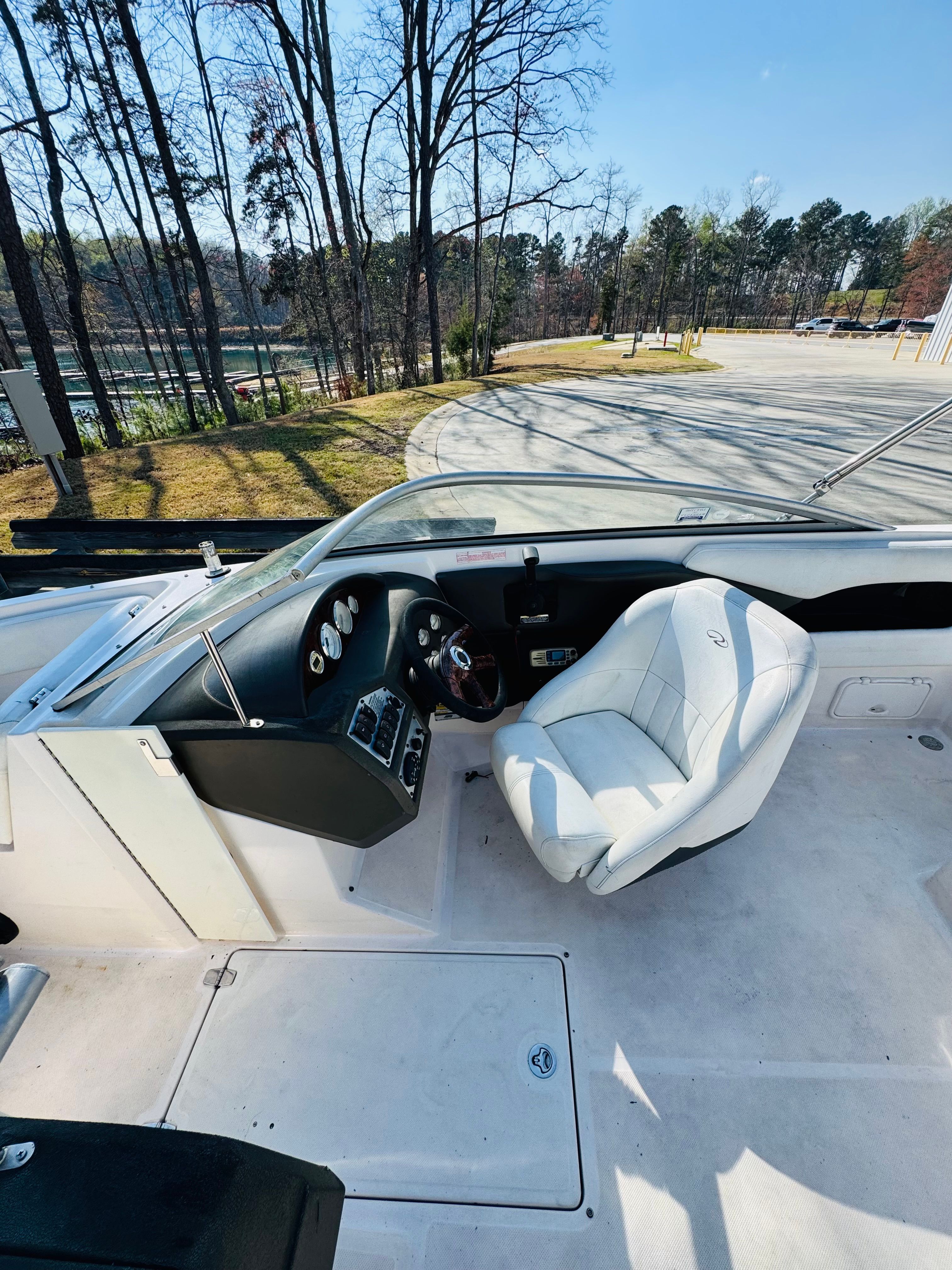 2005 Regal 2000 Bowrider - 6