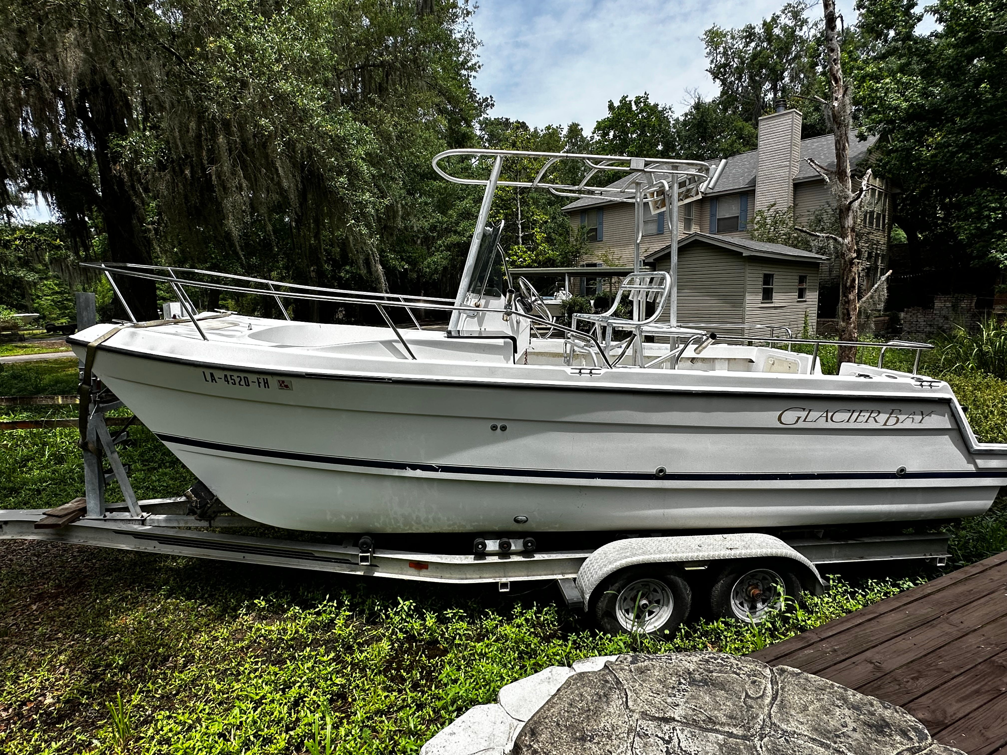 1999 Glacier Bay 220 Center Console