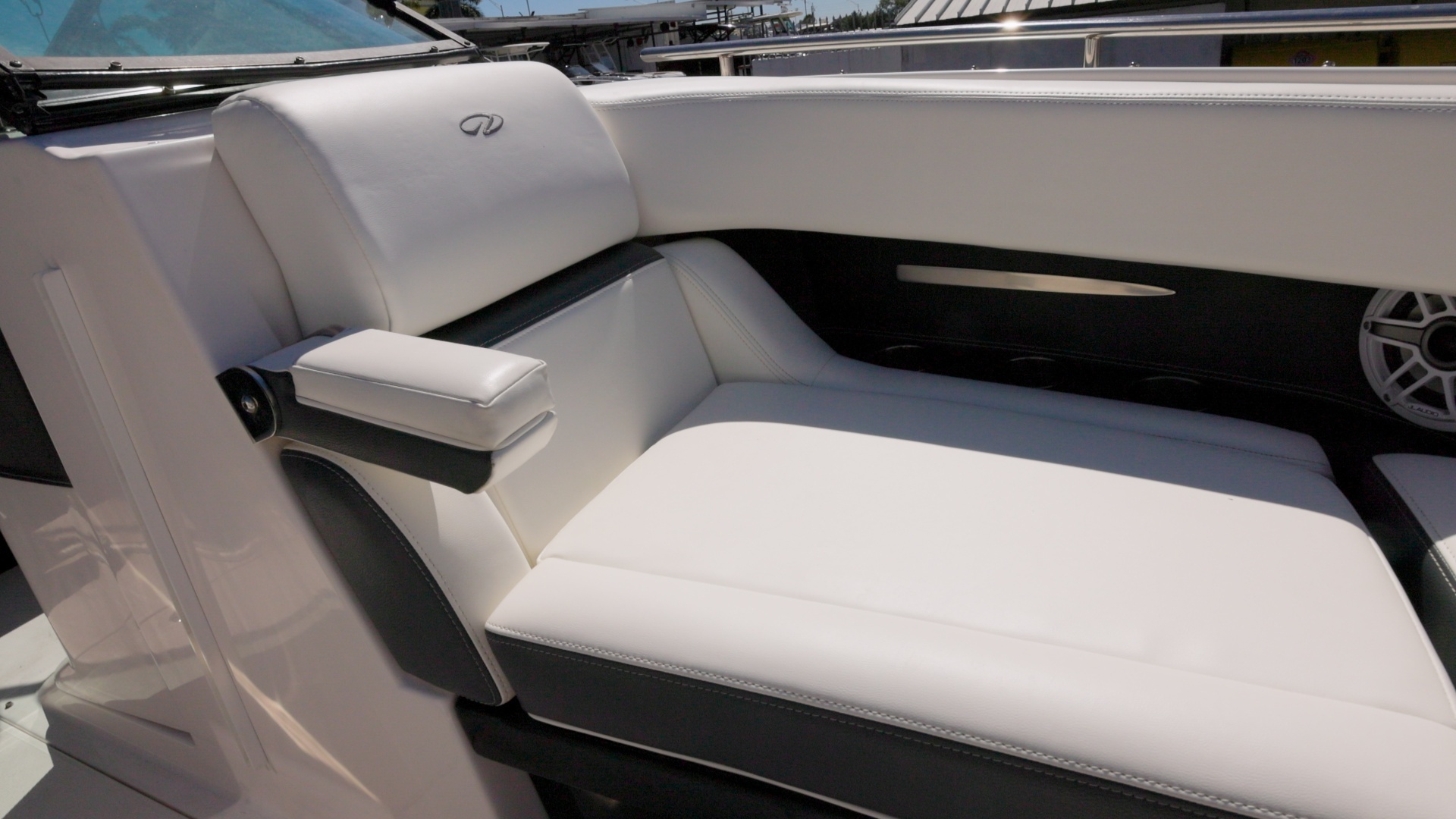 2017 Regal 29 OBX - Image 16