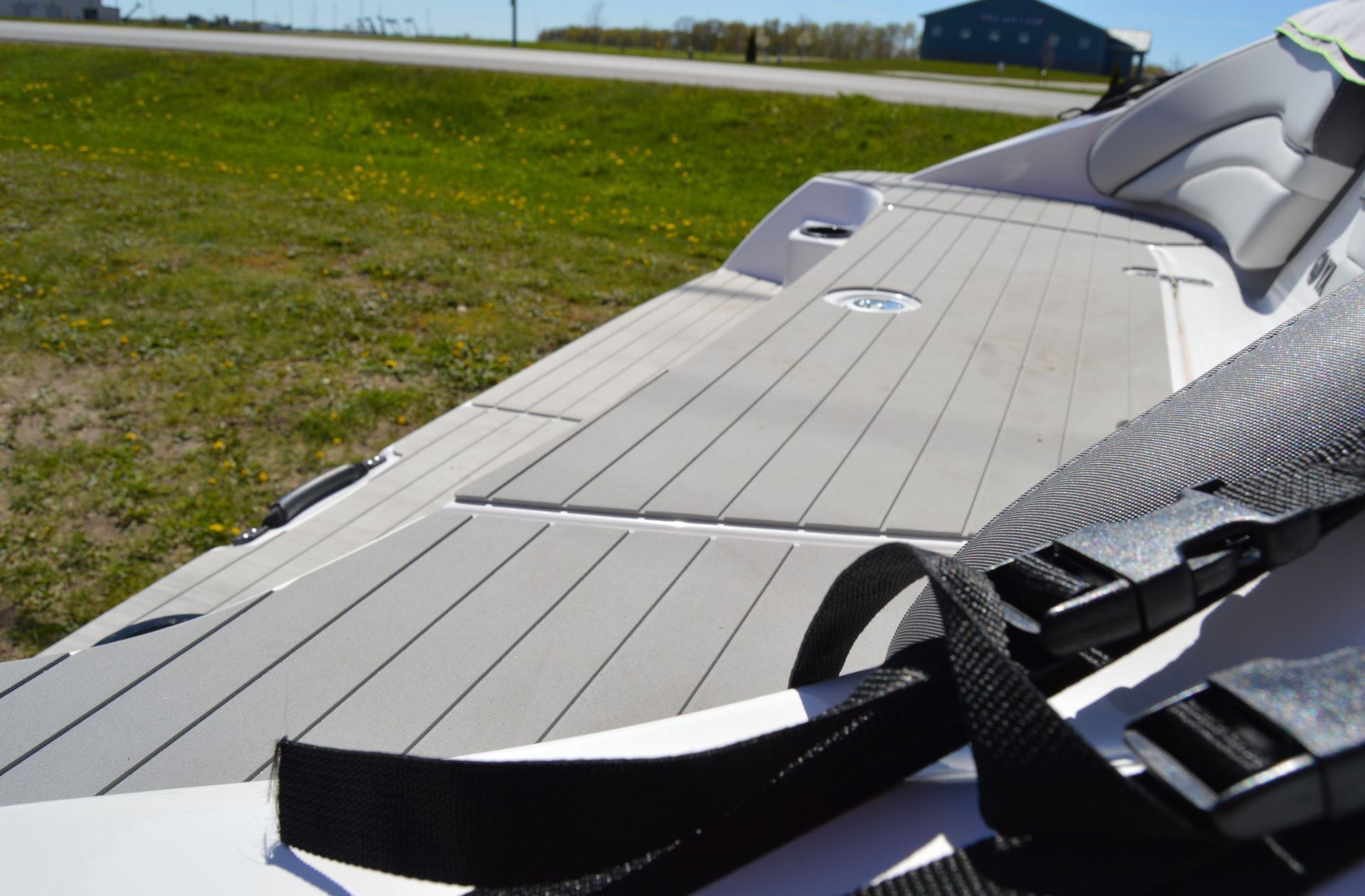 Yamaha SX190 2023 with gray deck and black straps, parked on grassy area.