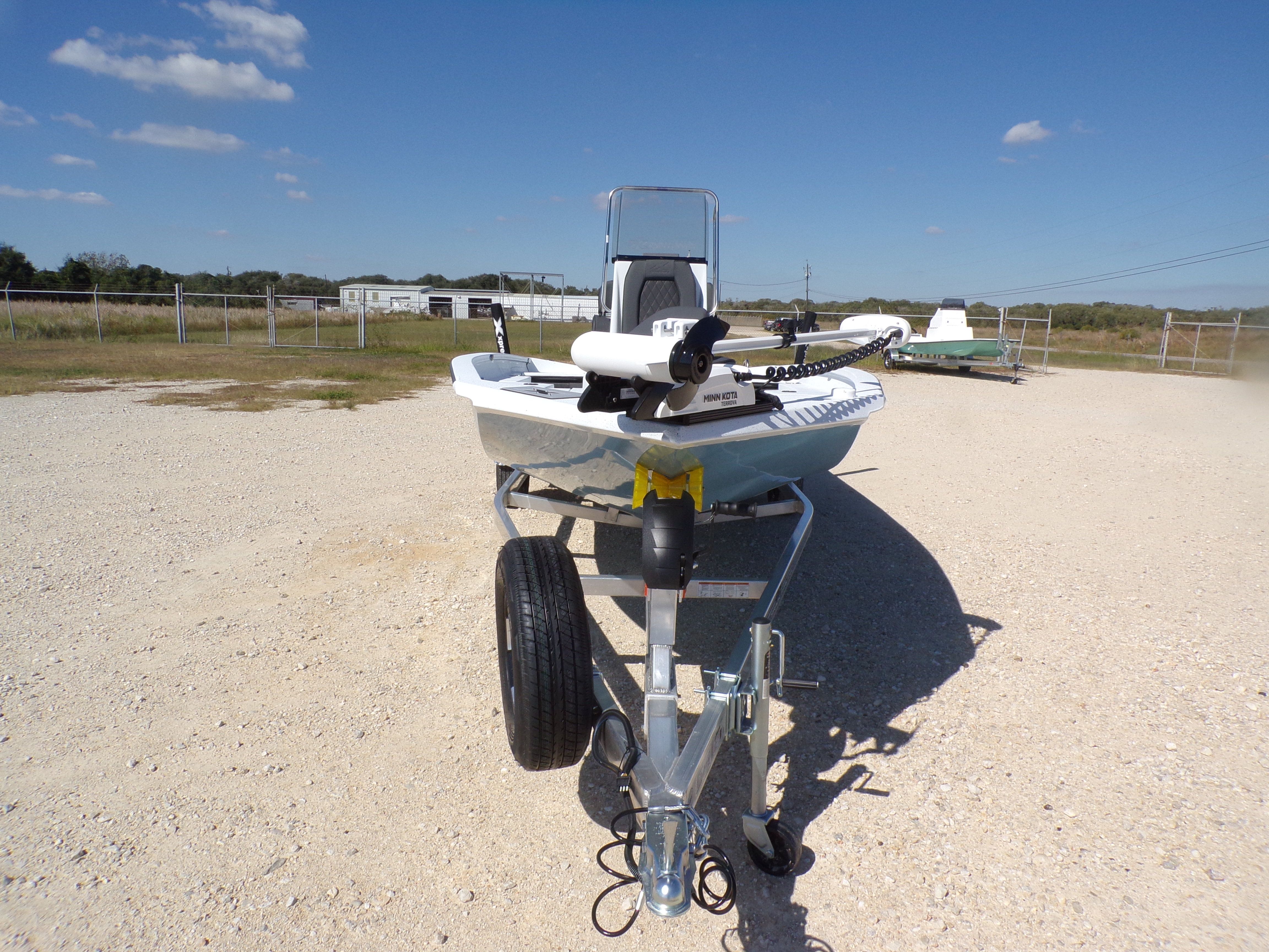 2026 Xpress H20B Bay - 5