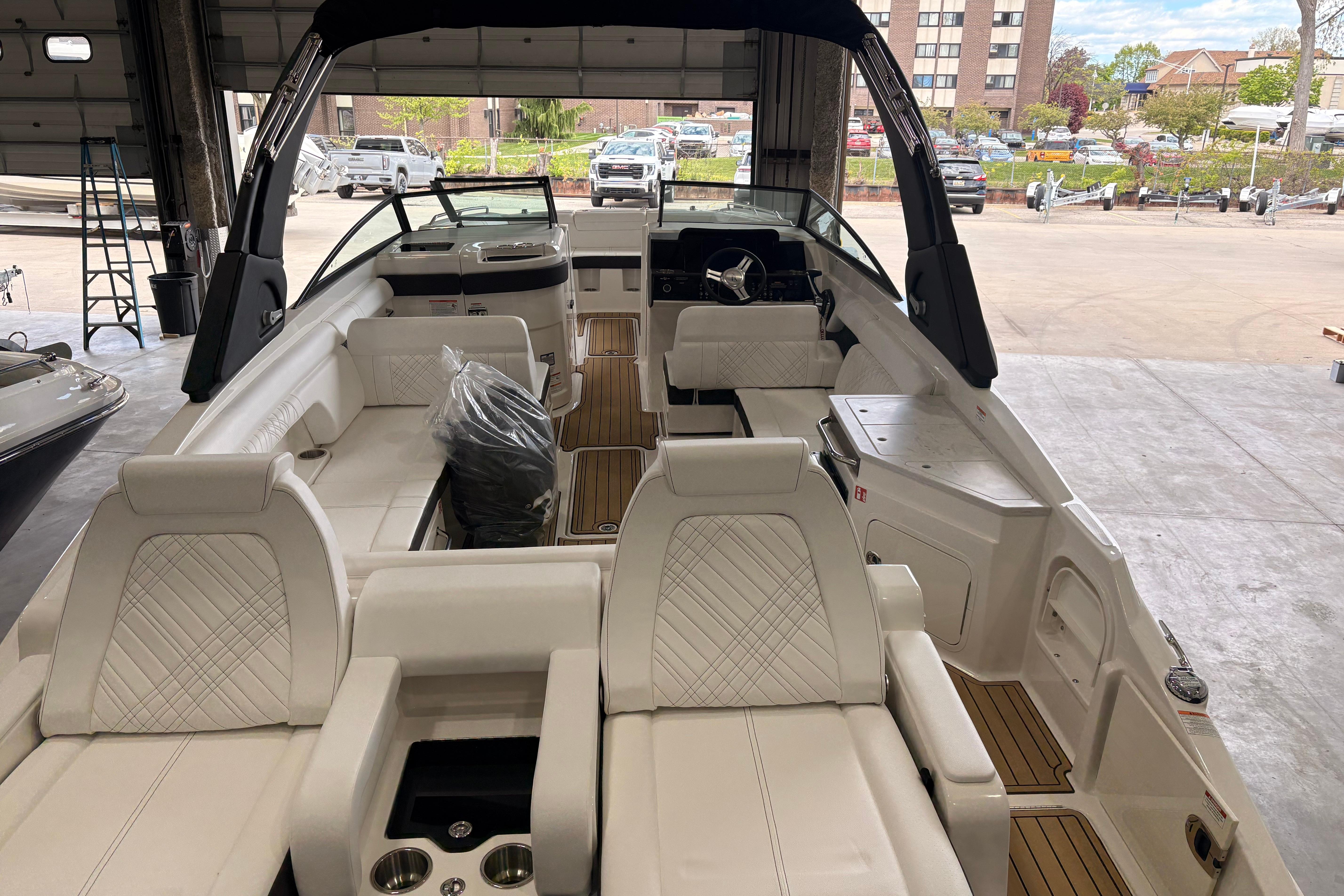 2026 Searay 290 SDX boat interior with luxurious seating and modern design.