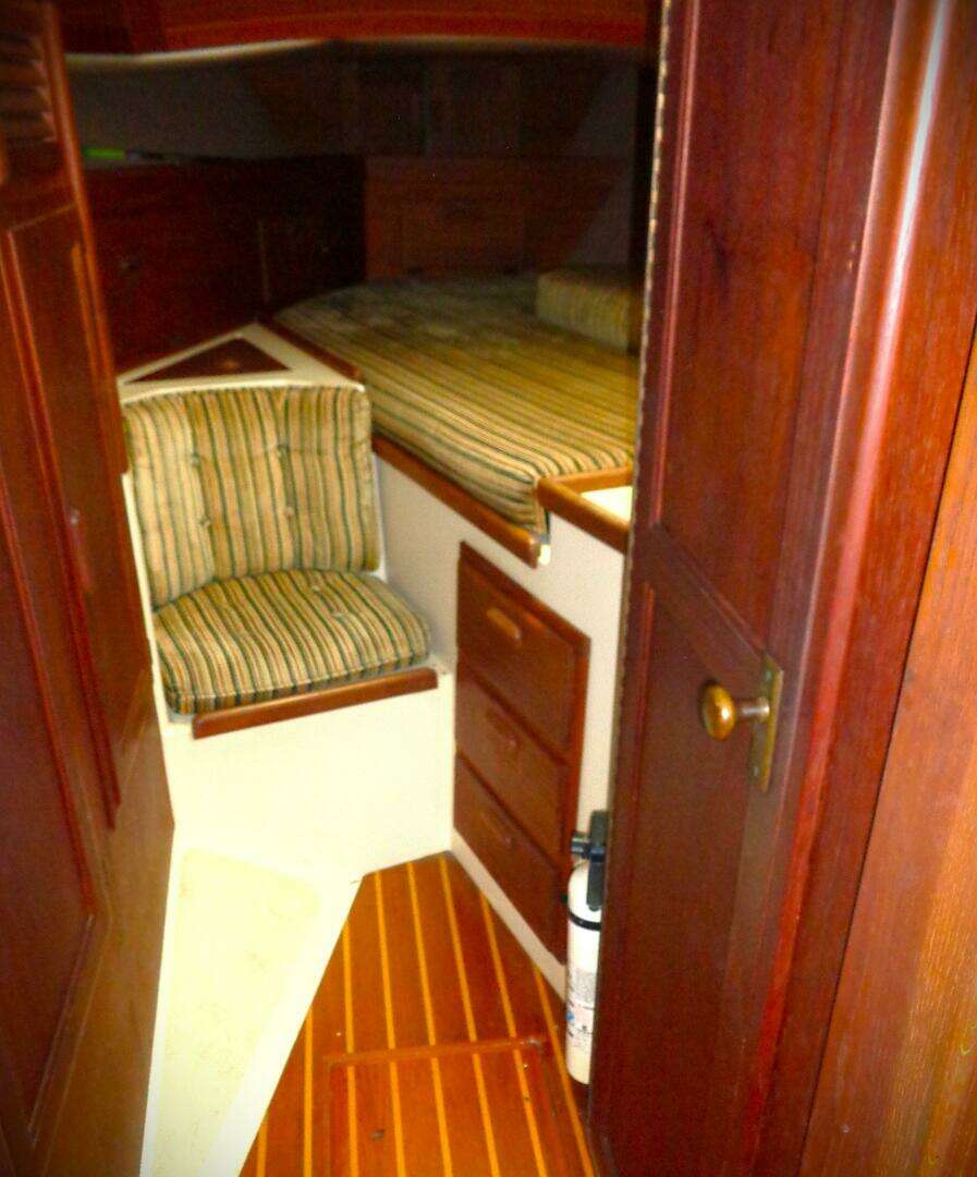 1983 Pacific Seacraft 37 - Image 6