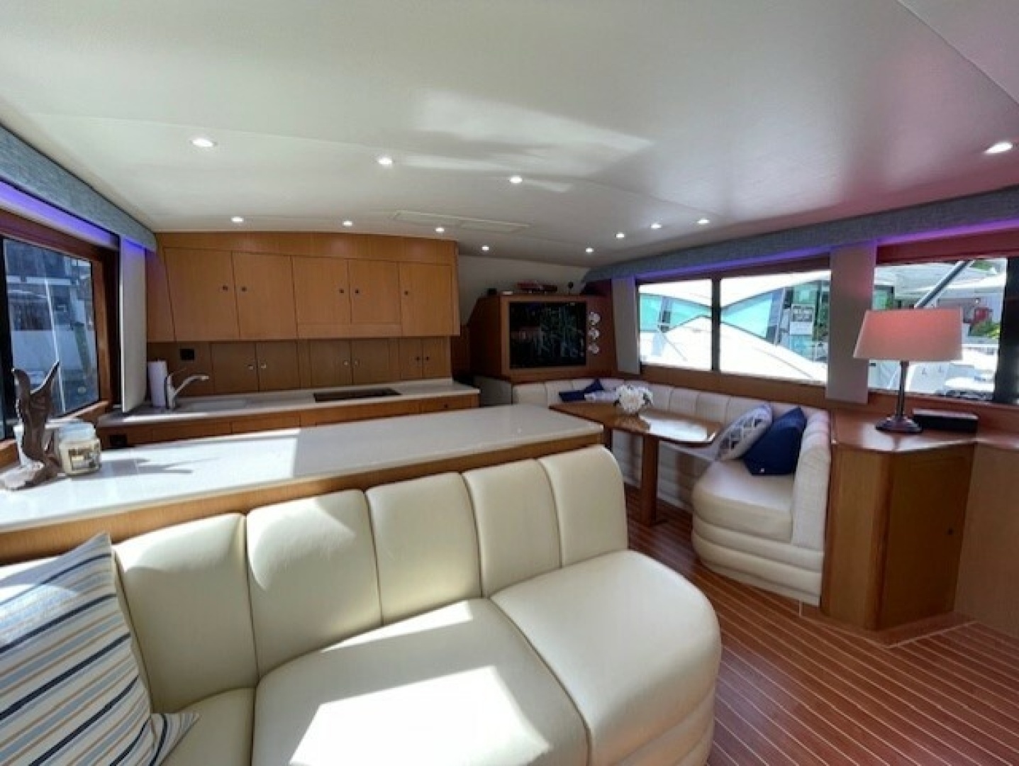 2003 Post Sportfish - Image 10