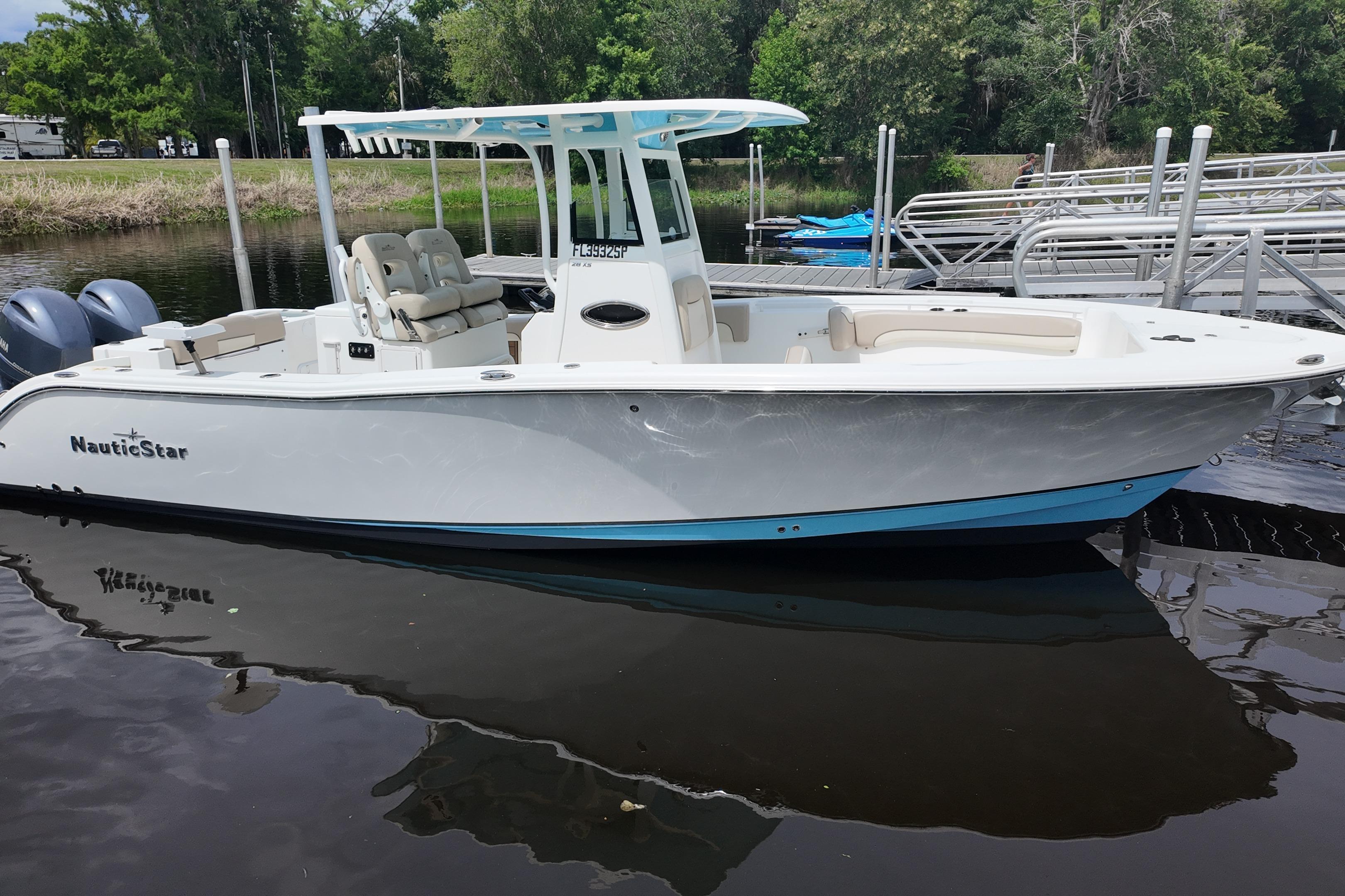 2021 NauticStar 28 XS