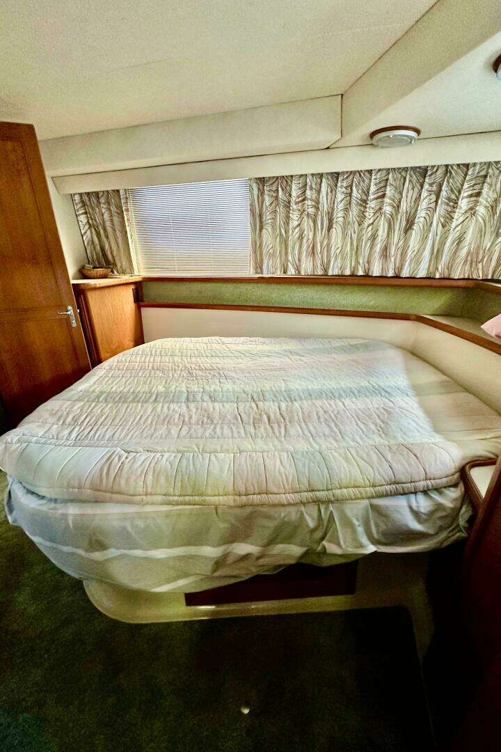 1991 Carver 3807 Aft Cabin - Image 31