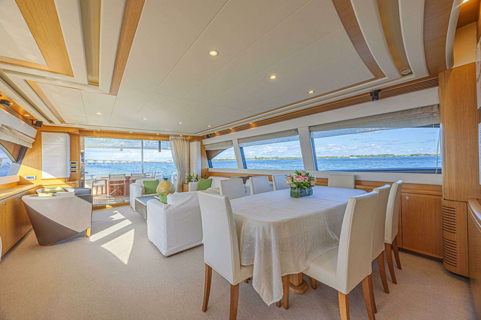 2011 Ferretti Yachts 830 - Image 34