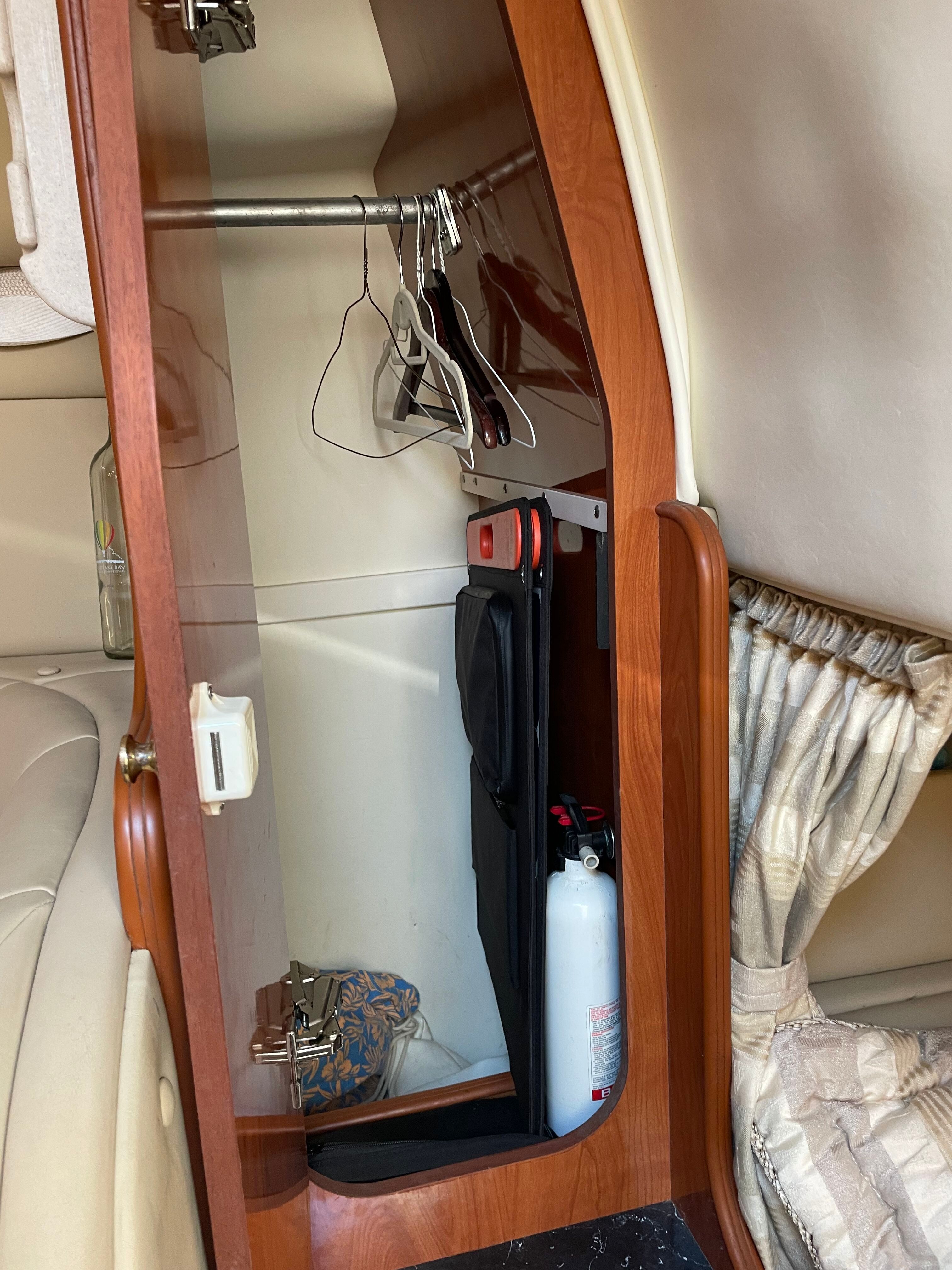 2003 Rinker Fiesta Vee 342 - 21