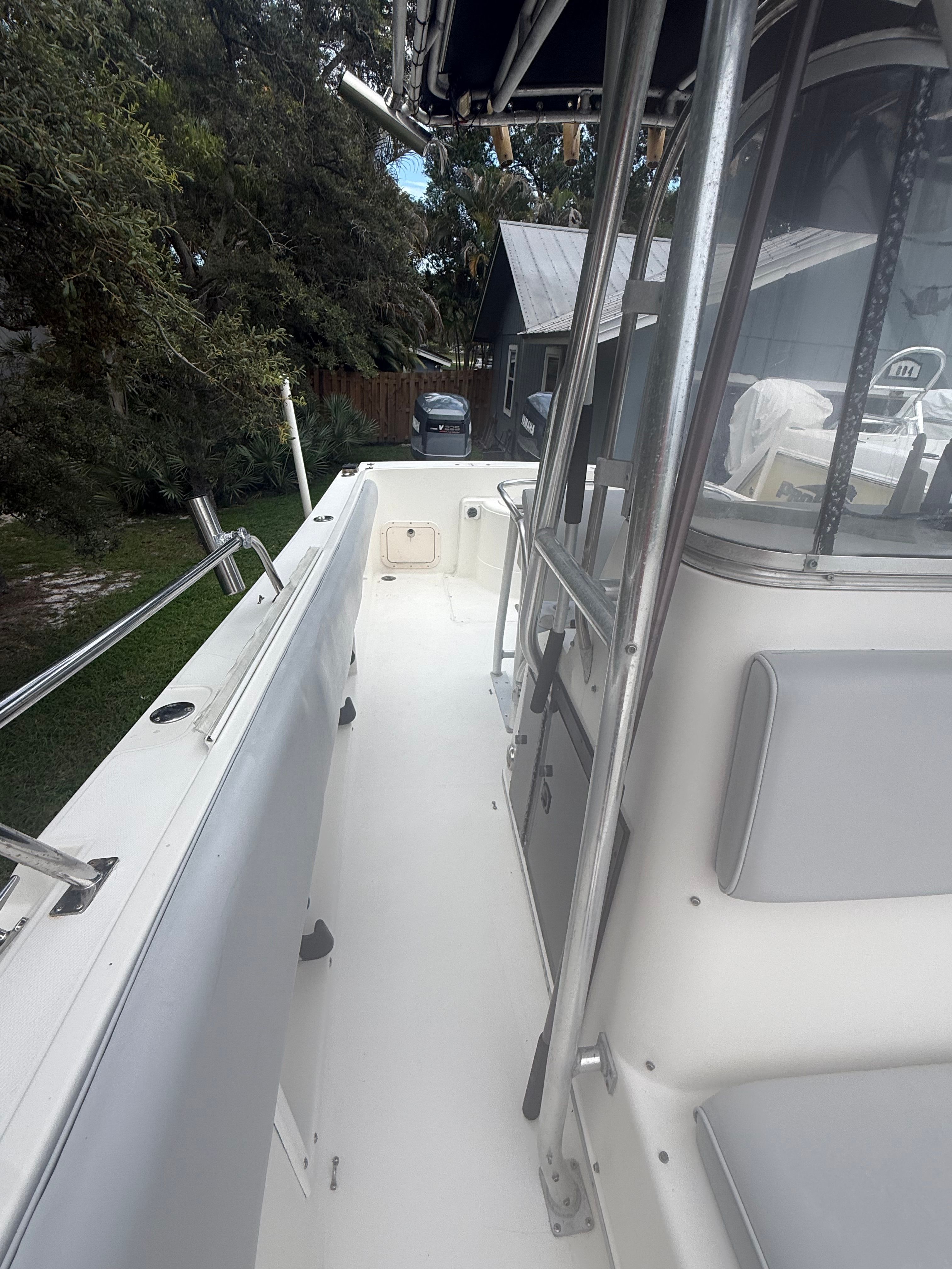 A 1994 Hydra-Sports Vector 2550 cc with spacious deck and seating area.