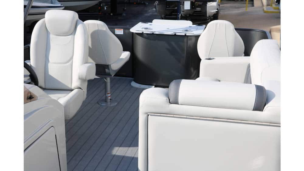 2025 Sylvan Mirage 820 Party Fish Premium - 5
