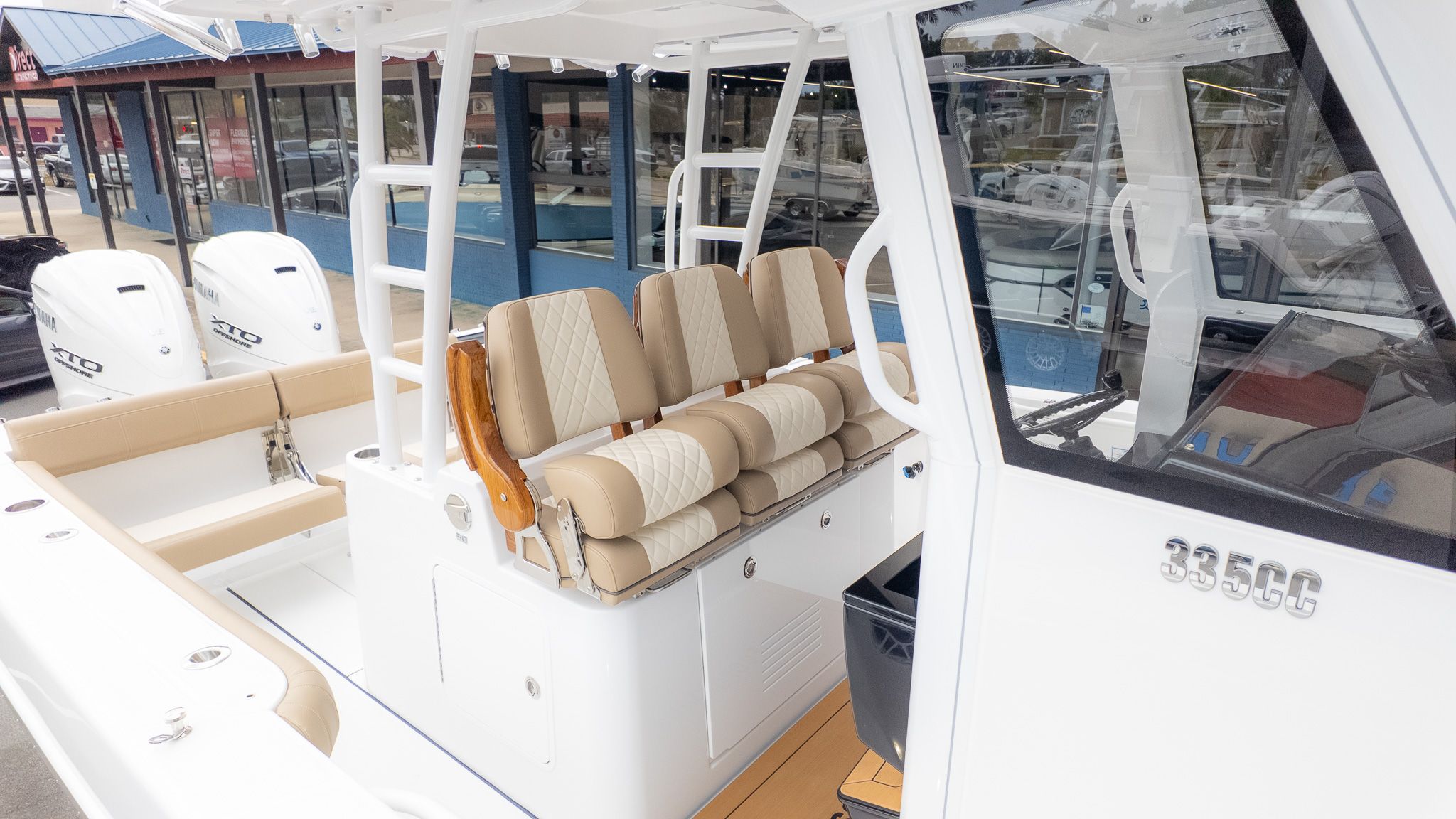2026 Everglades 335 Center Console - 8